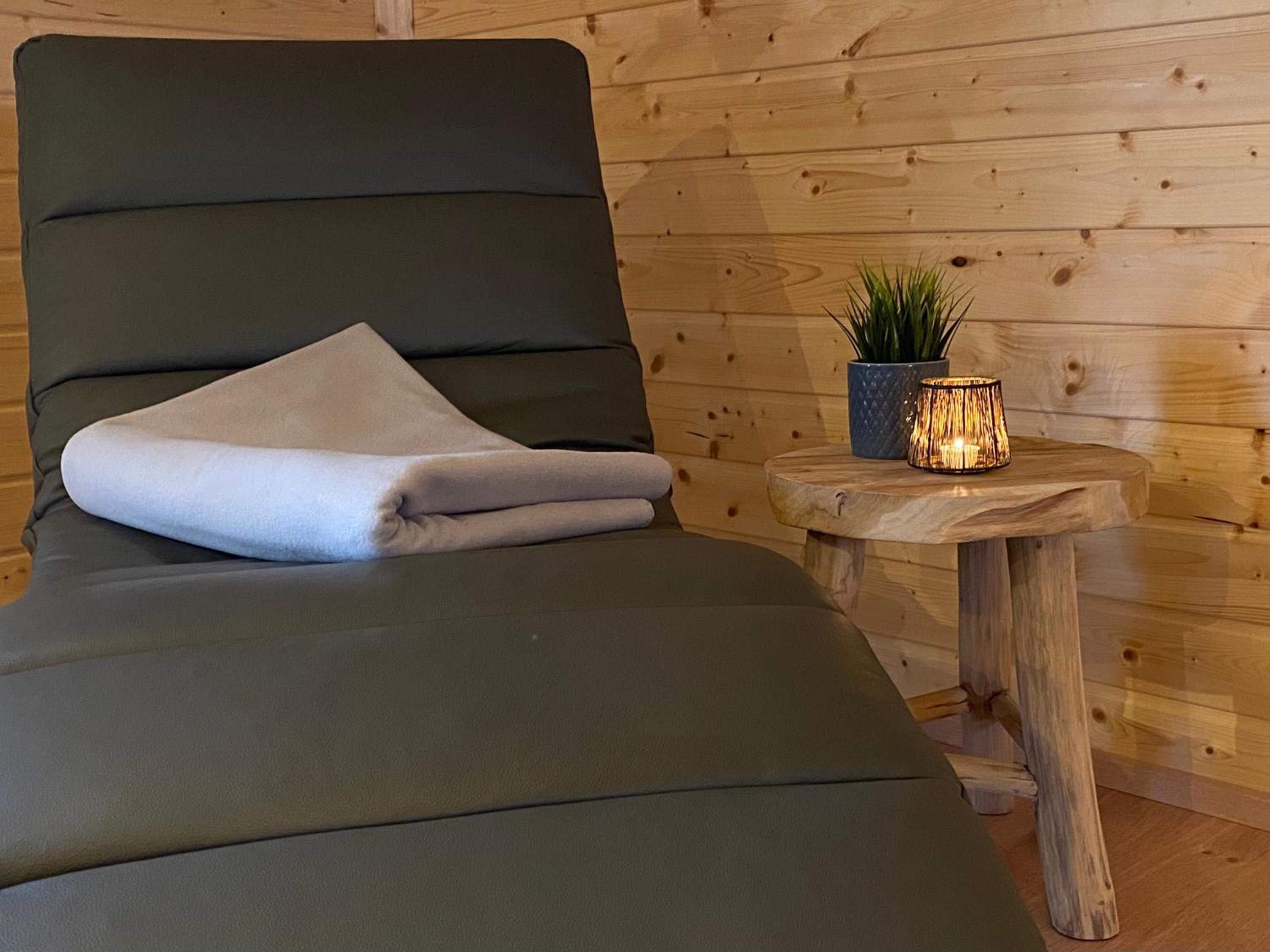 Holzhaus Onkel Fritz mit Sauna und Whirlwanne