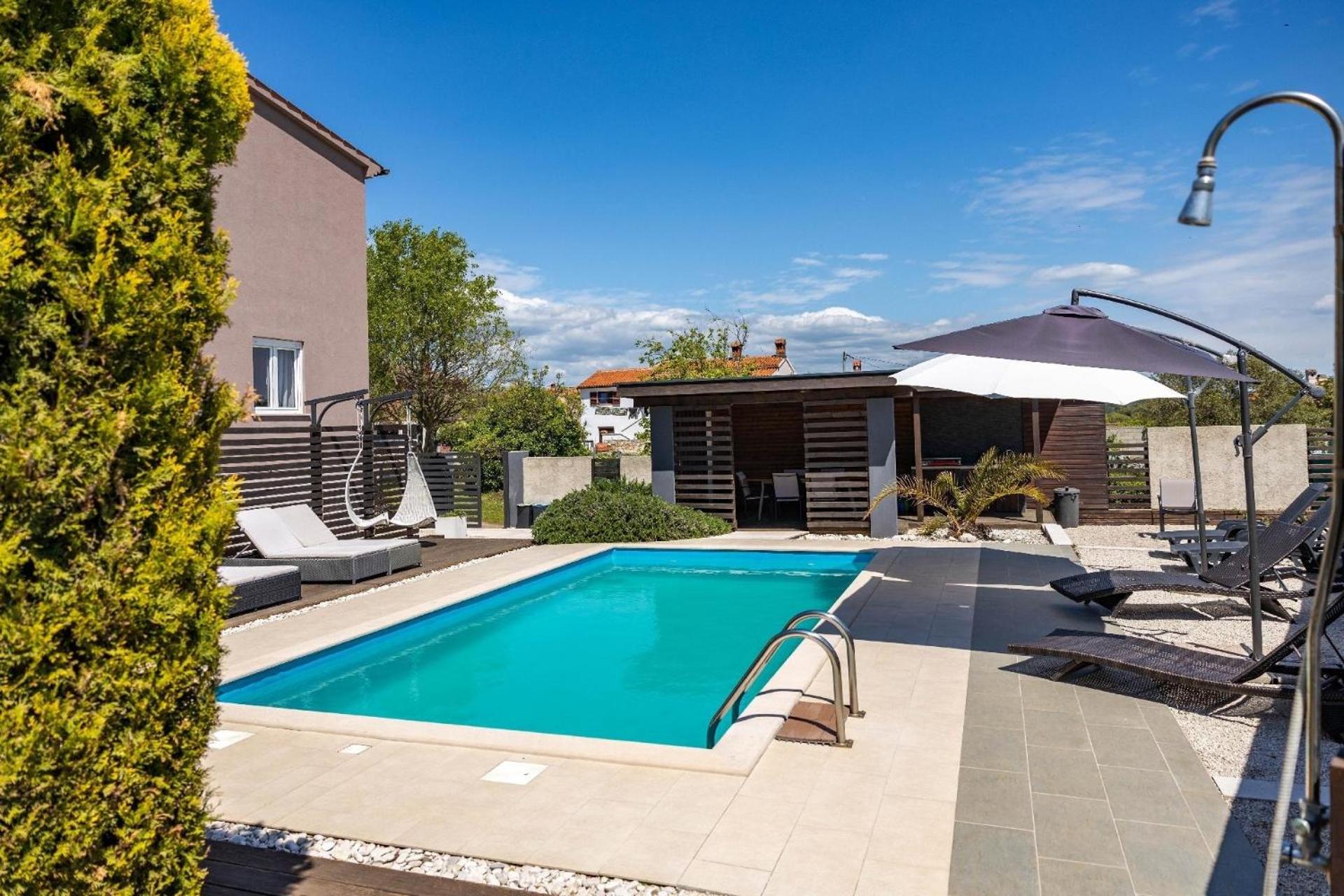 Ferienhaus mit Privatpool für 12 Personen ca 300 qm in Šišan, Istrien Südküste von Istrien
