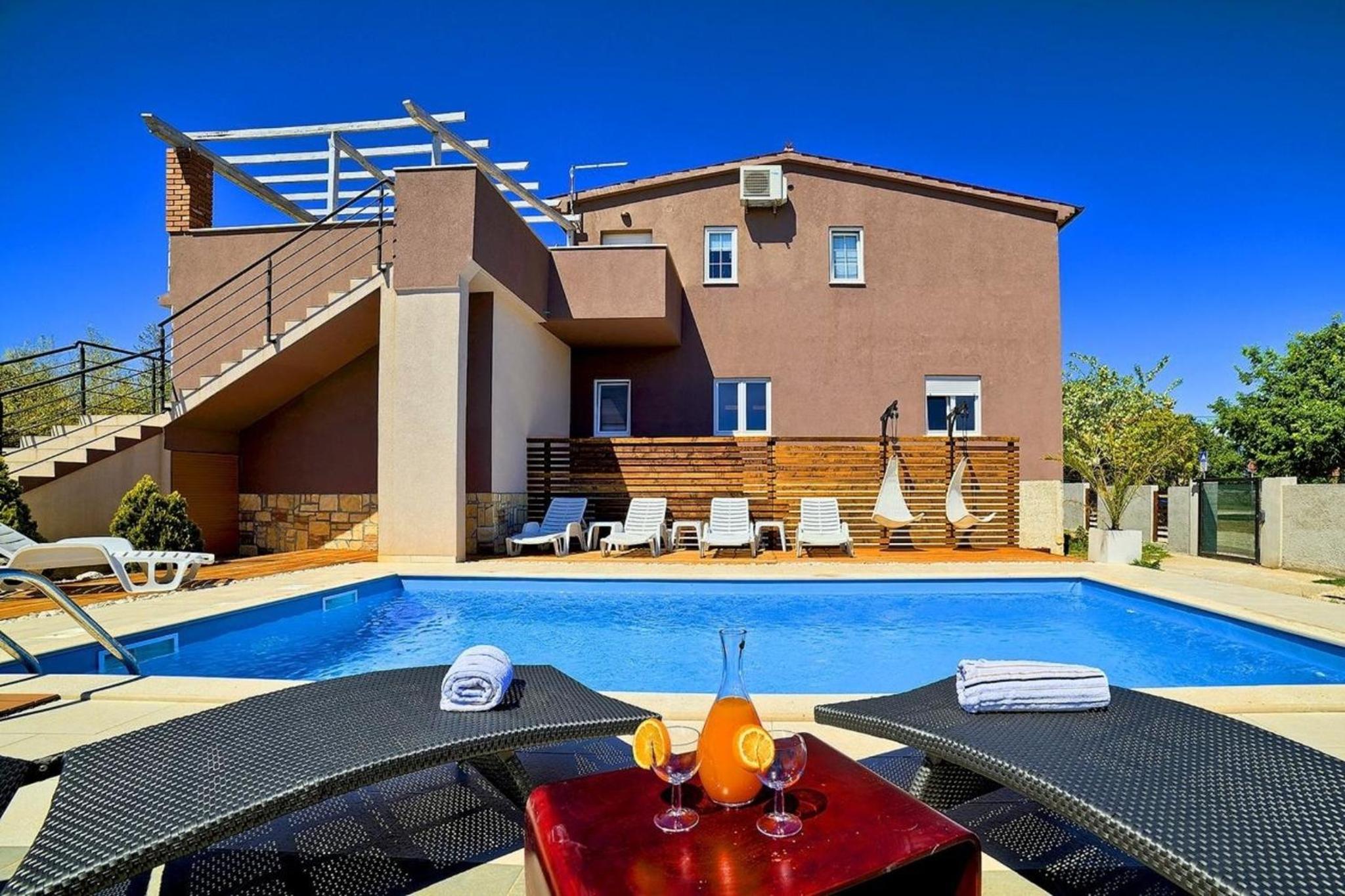 Ferienhaus mit Privatpool für 12 Personen ca 300 qm in Šišan, Istrien Südküste von Istrien