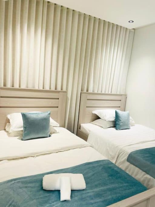 Spacious new 2 bedroom Apt-in amazing location B33