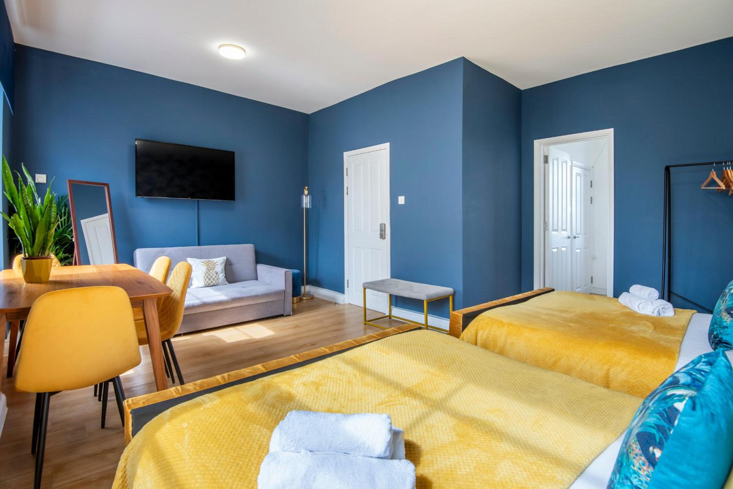 Adorable, Comfy Flat Walk Paddington/Elizabeth Stn
