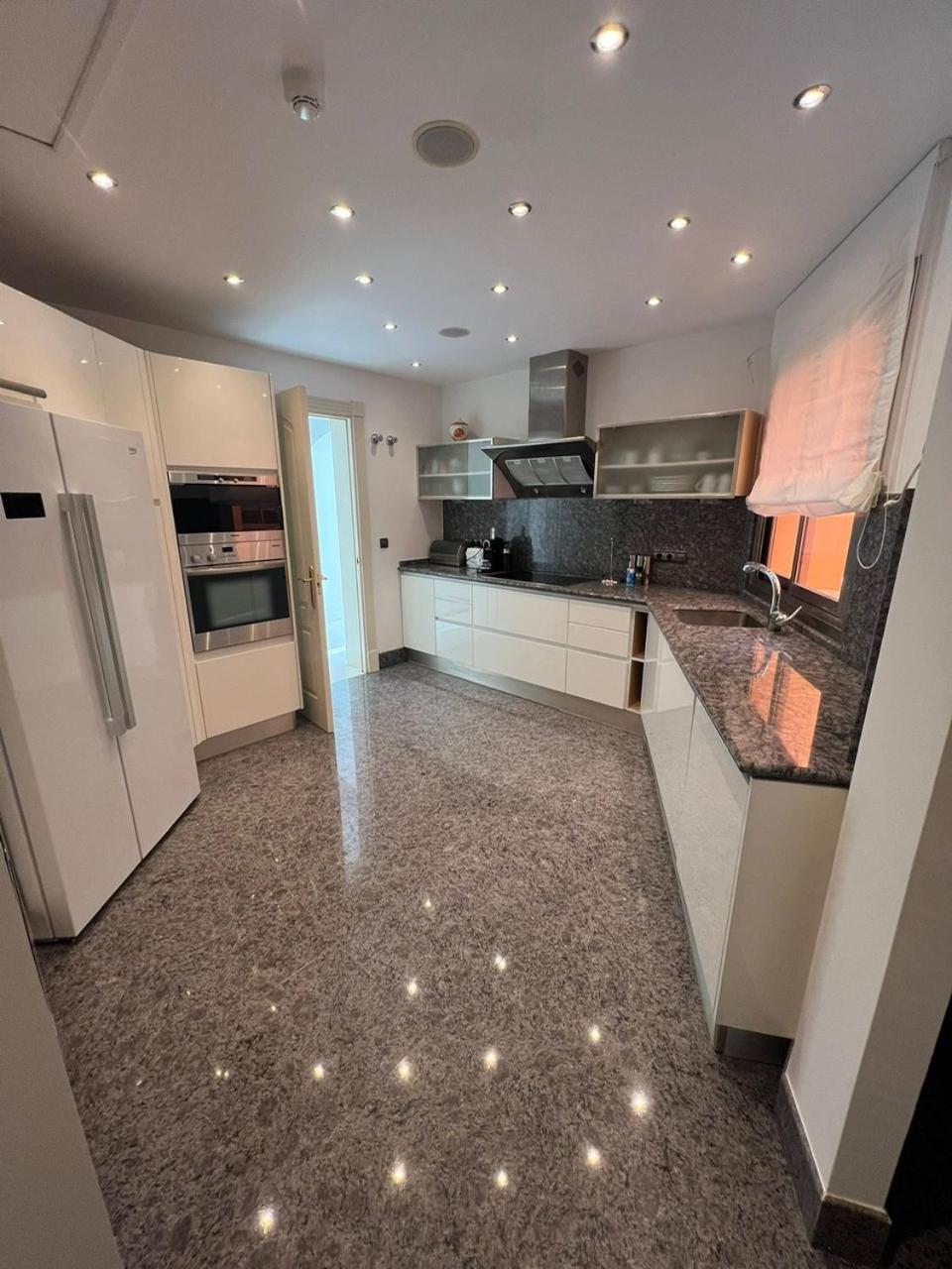 3 bedroom apartment on the waterfront Puerto Banus Marbella