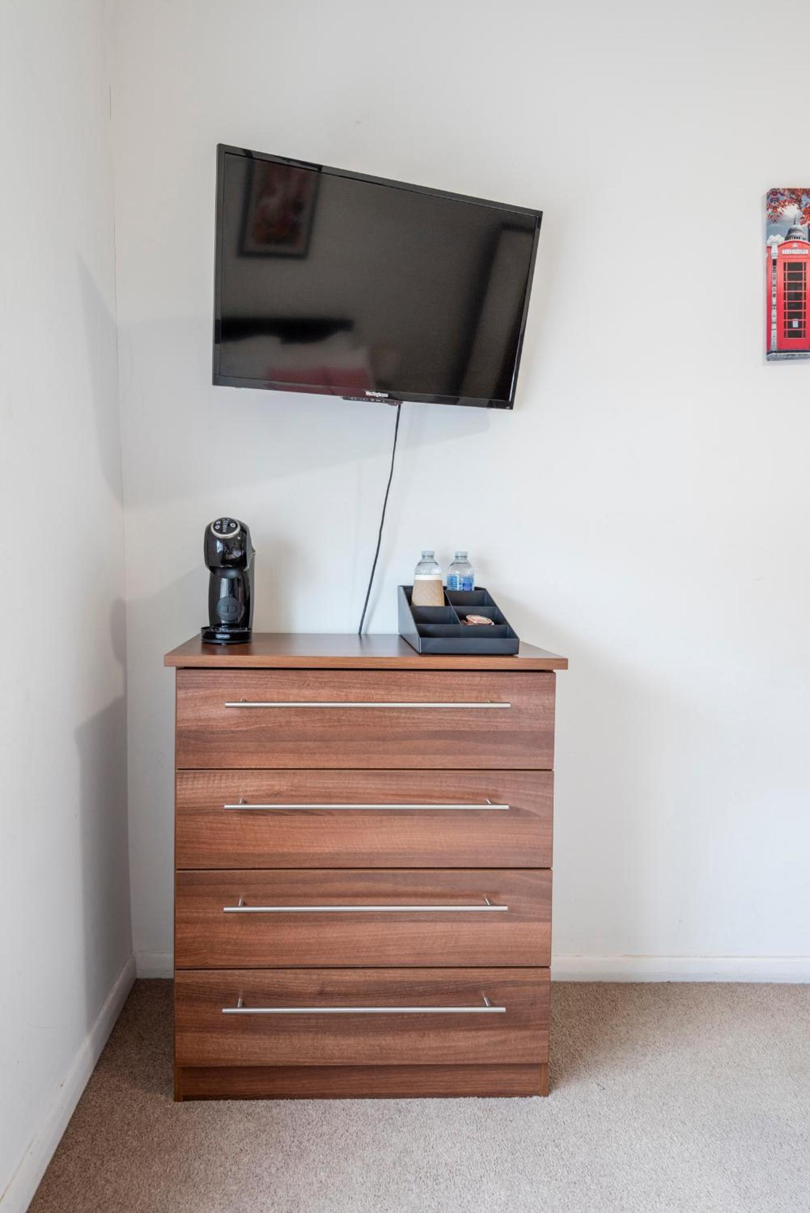 Adorable, Comfy Flat Walk Paddington/Elizabeth Stn