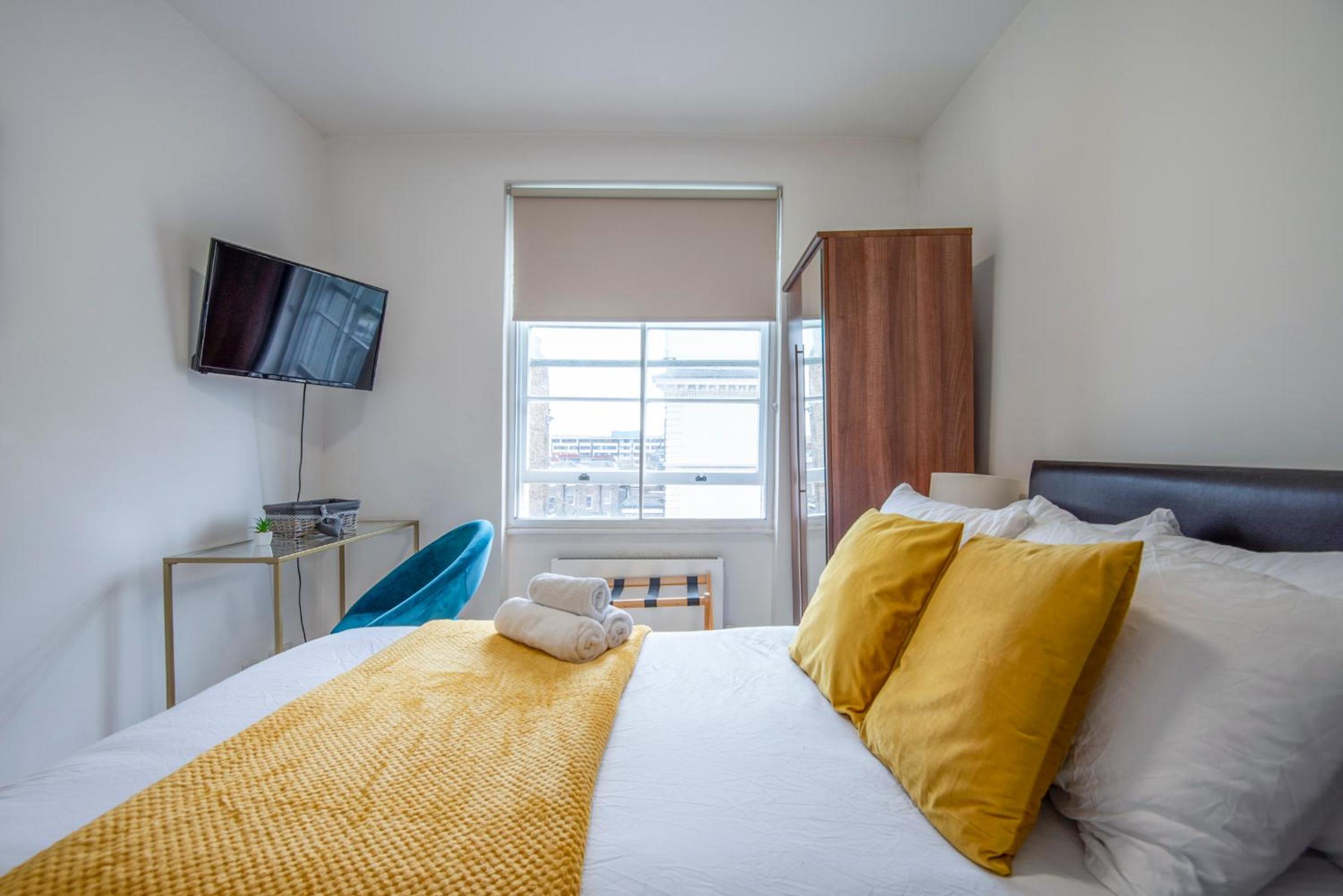 Adorable, Comfy Flat Walk Paddington/Elizabeth Stn