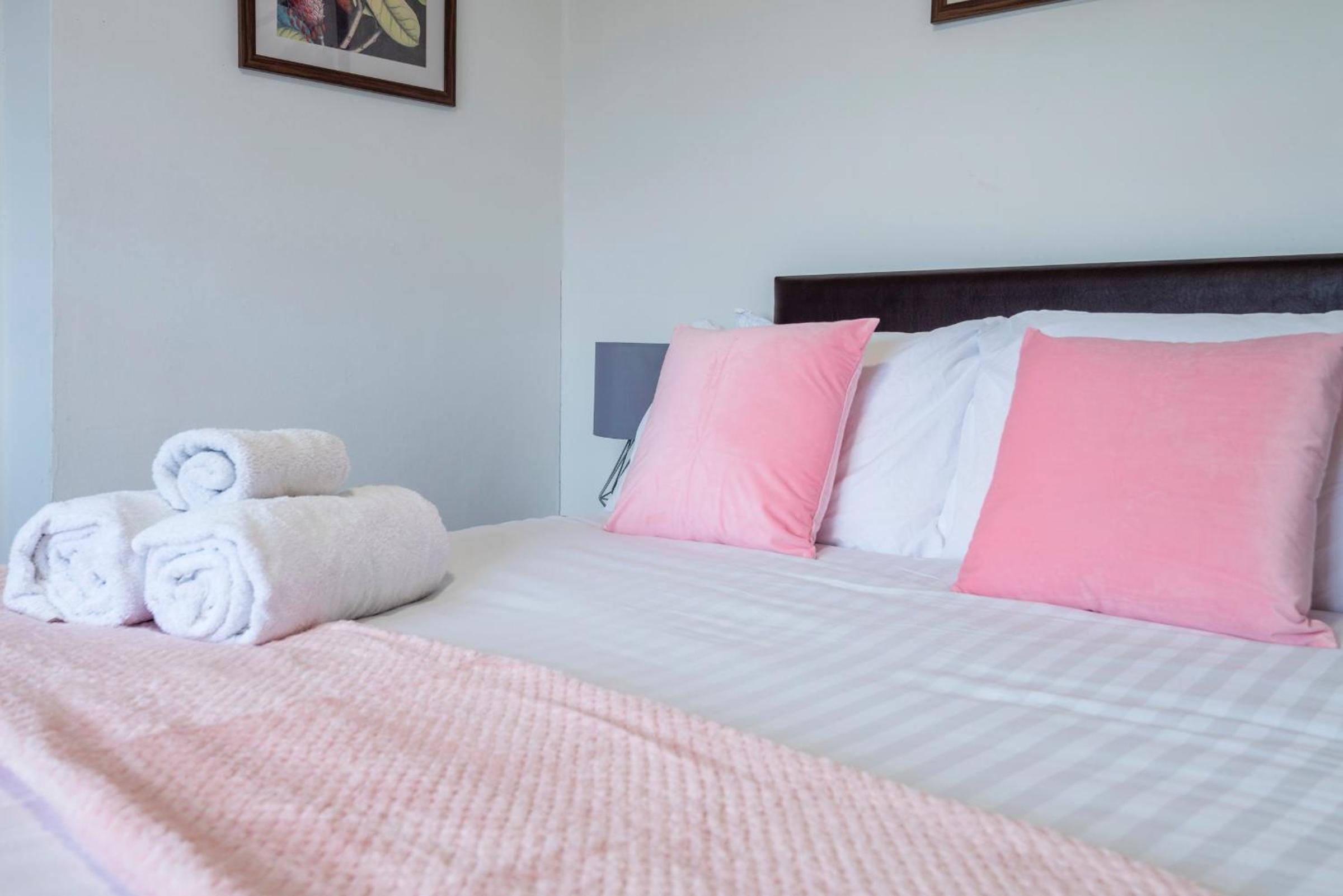 Adorable, Comfy Flat Walk Paddington/Elizabeth Stn