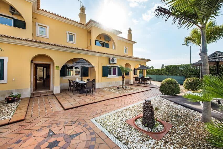 Villa Norcas Grande - Central - Heat pool game room
