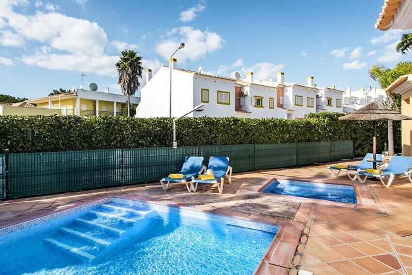 Villa Norcas Grande - Central - Heat pool game room