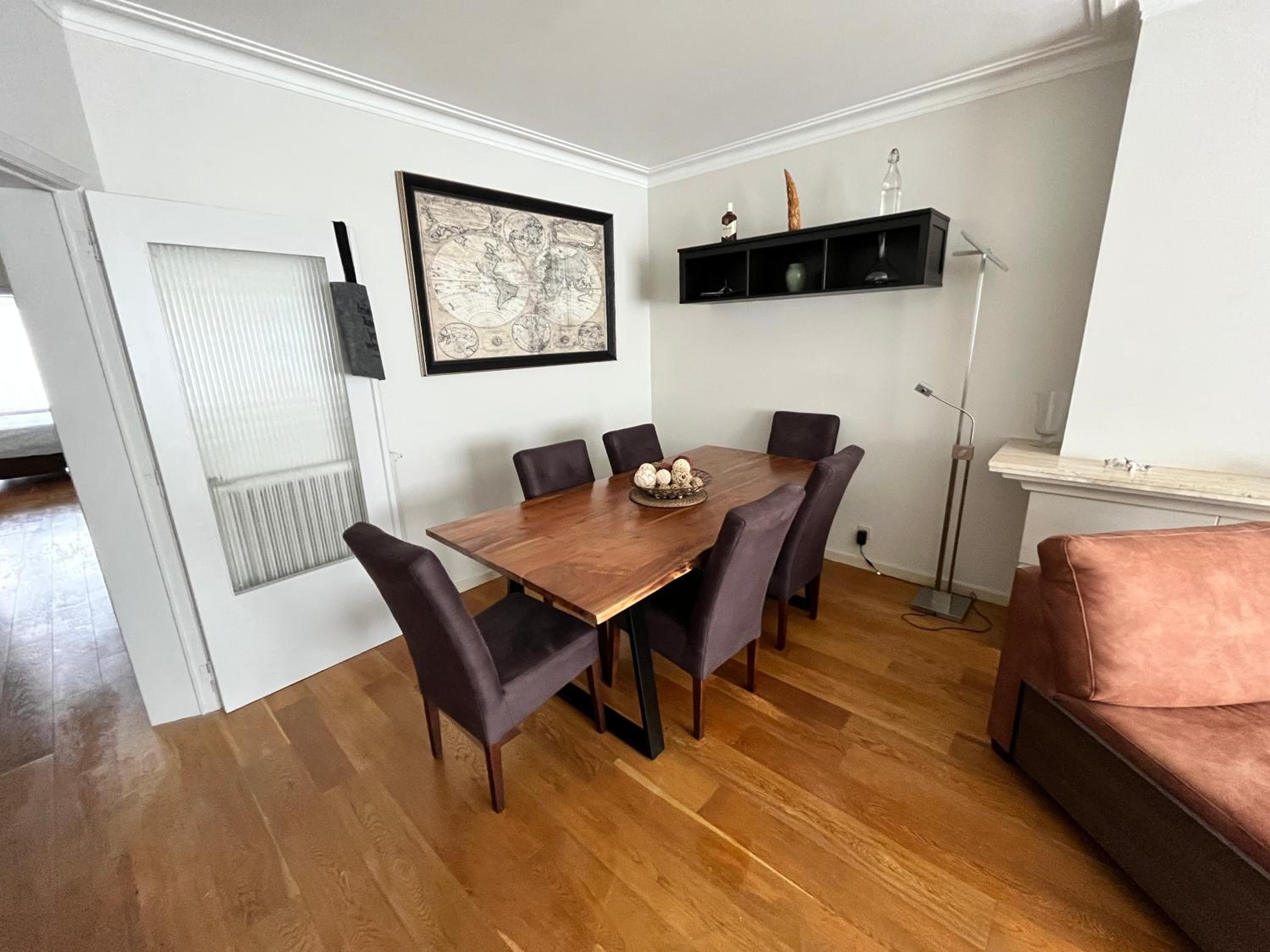 Spacious 2 Bedroom App in the Center with Balcony