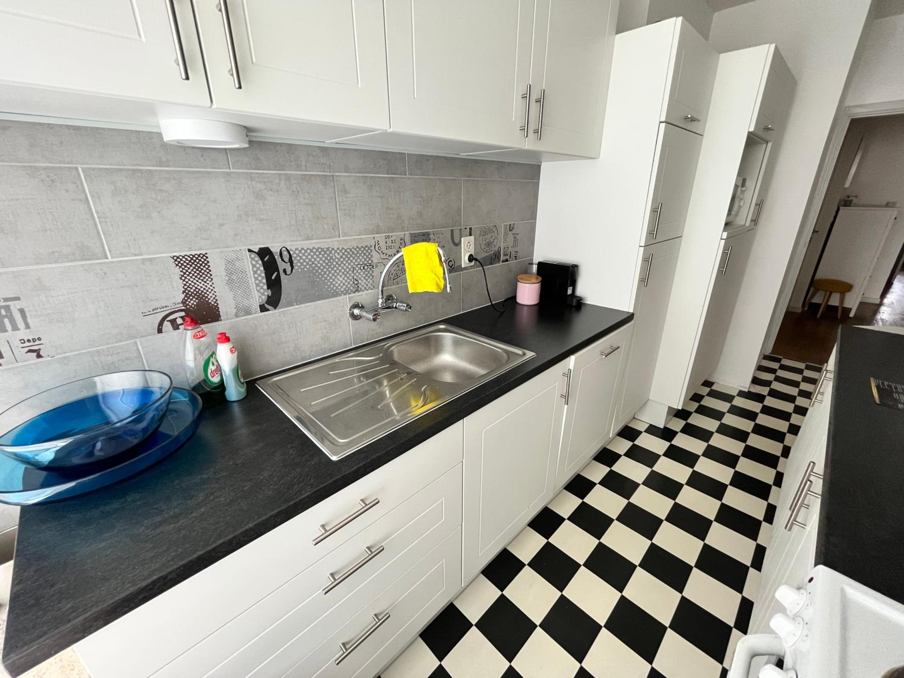 Spacious 2 Bedroom App in the Center with Balcony
