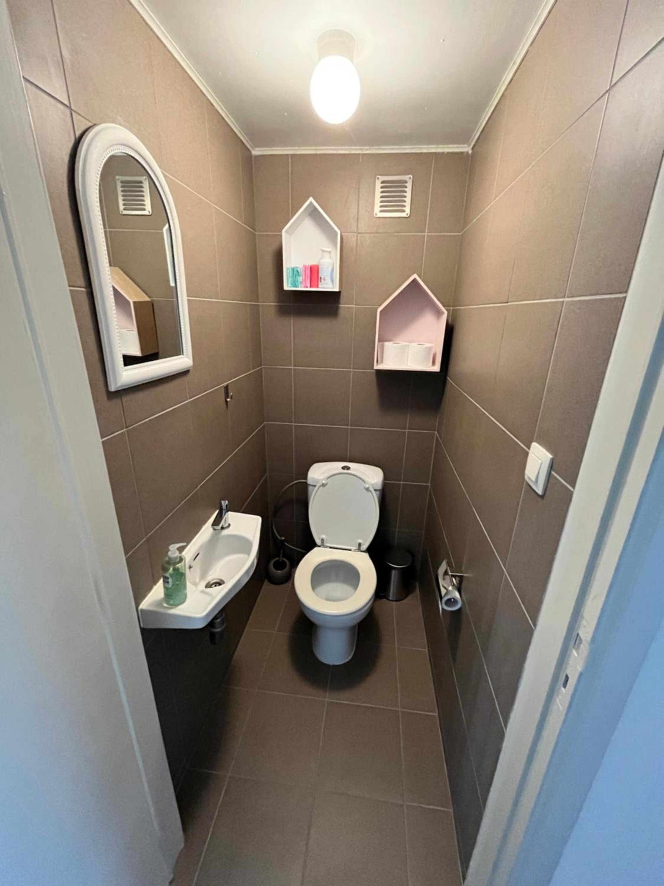 Spacious 2 Bedroom App in the Center with Balcony