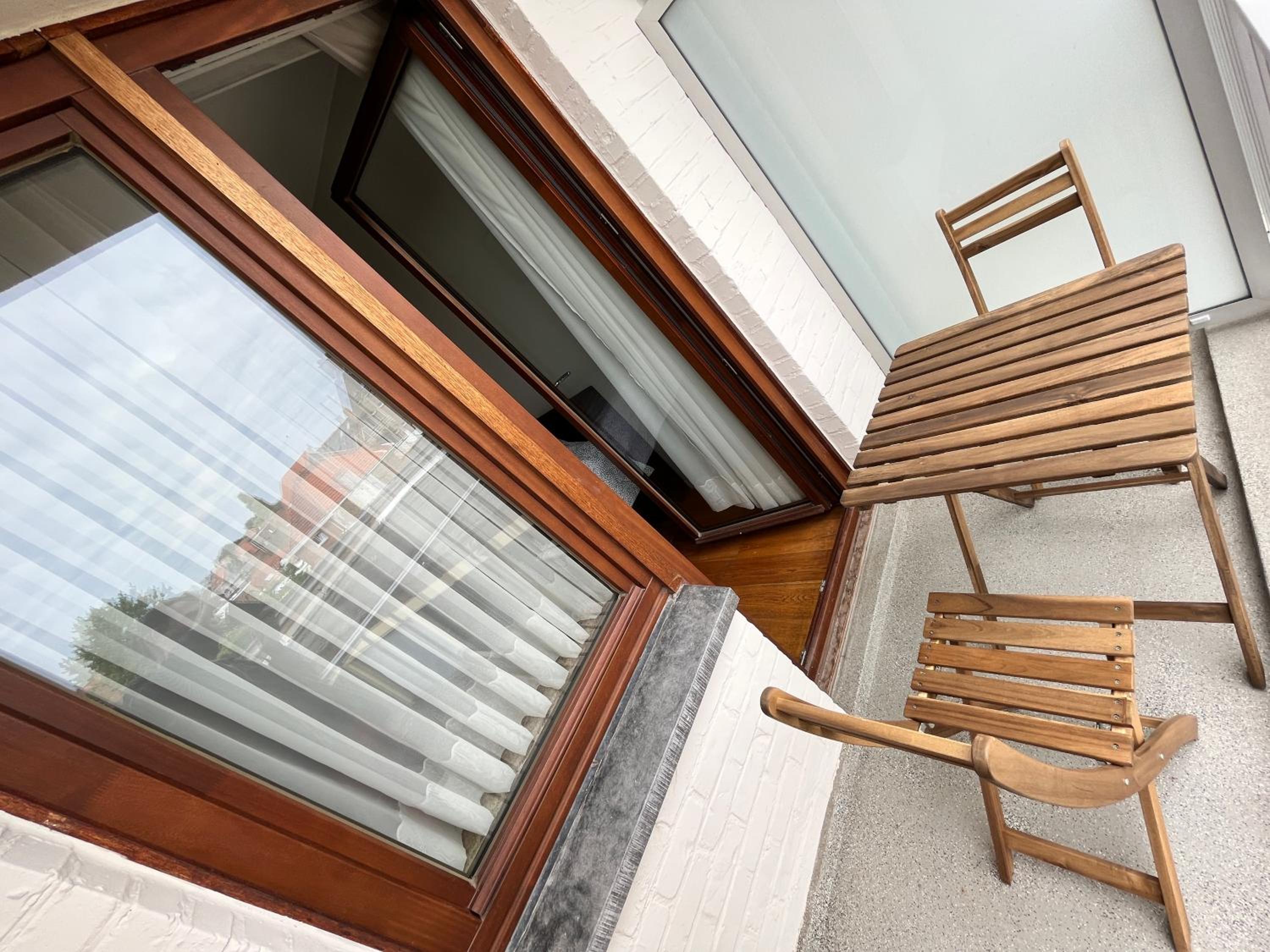 Spacious 2 Bedroom App in the Center with Balcony