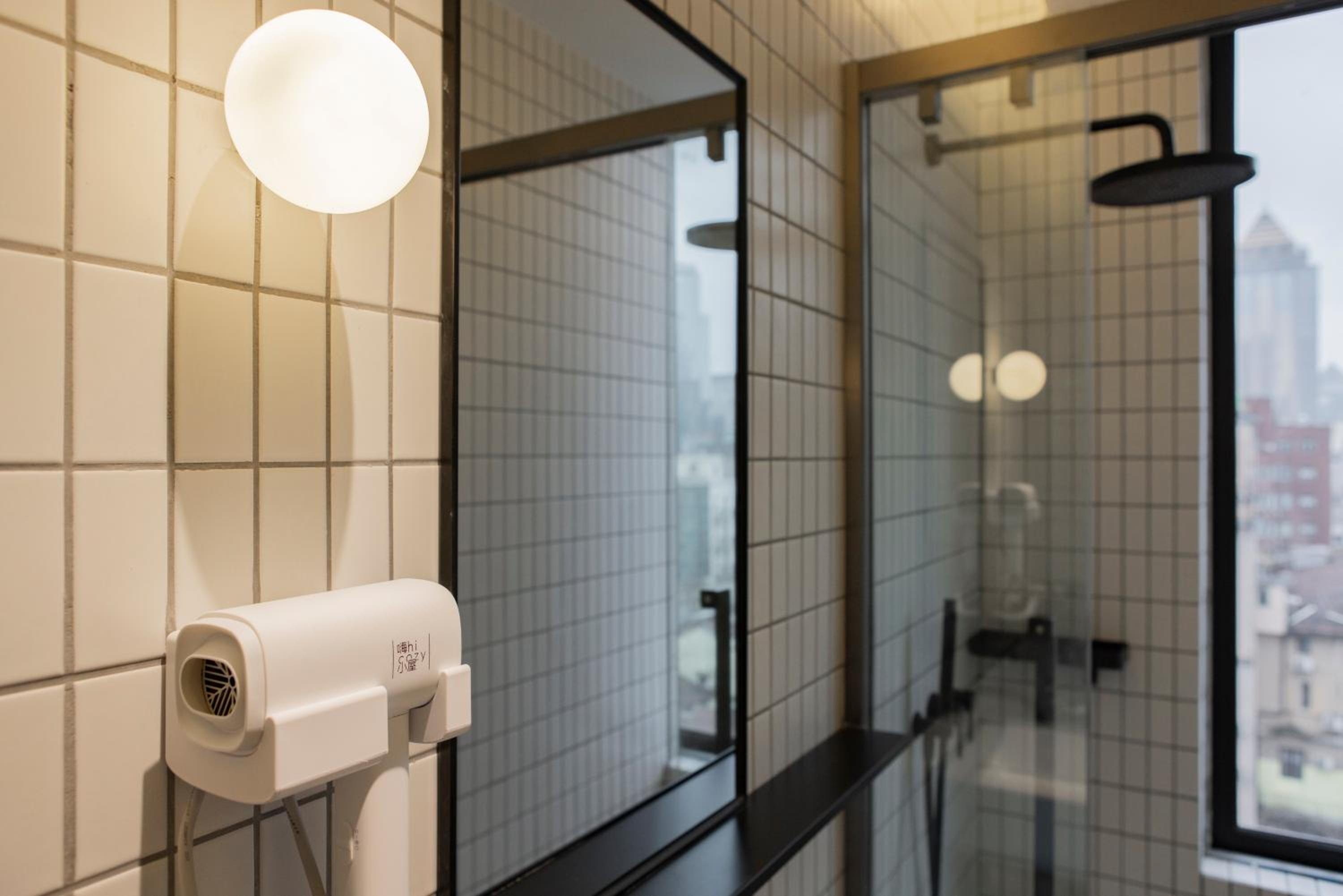 Hi Cozy International Hostel East Nanjing Road & The Bund & 24h English Services