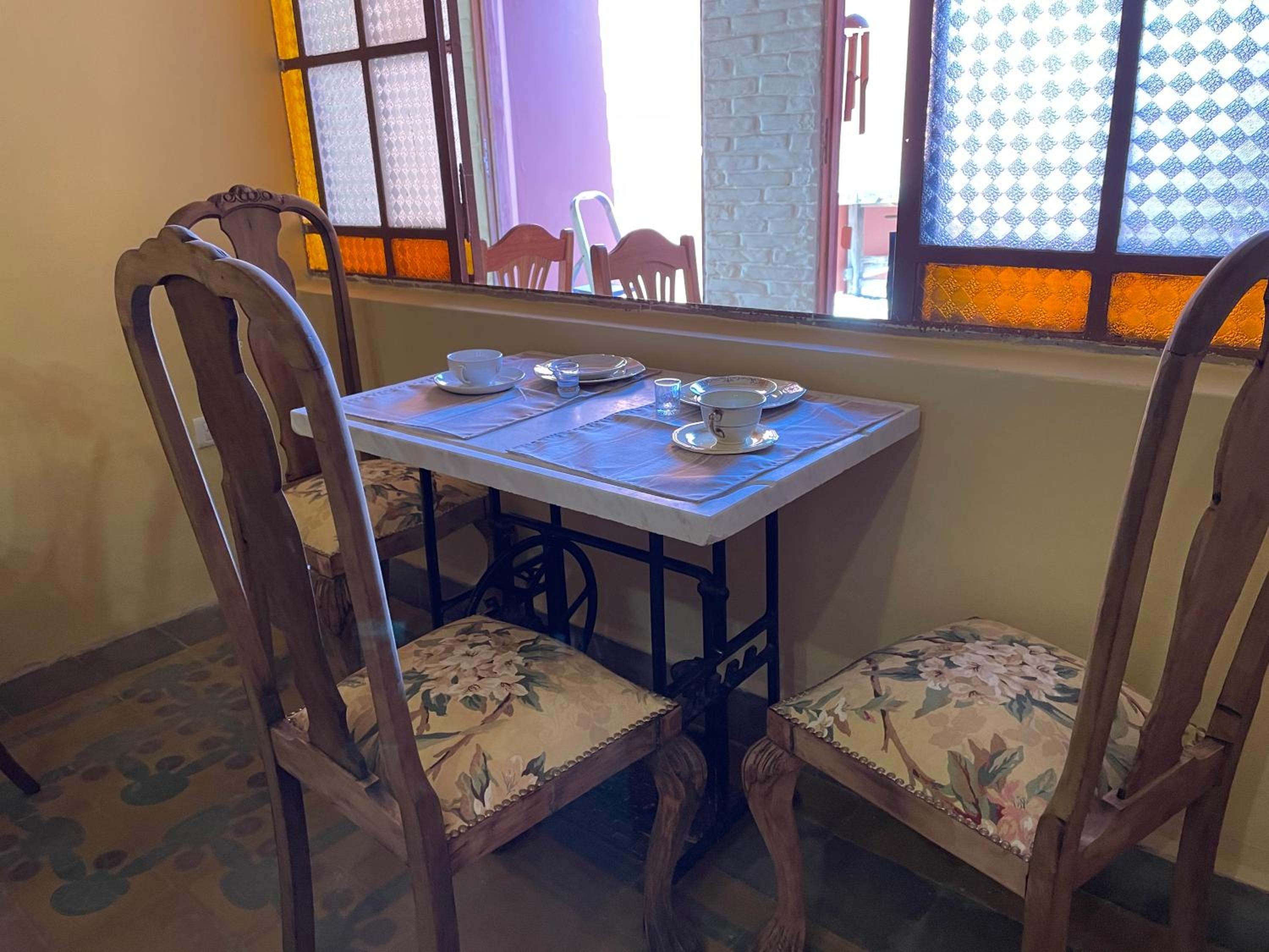 La Escondida, Casa de Huéspedes