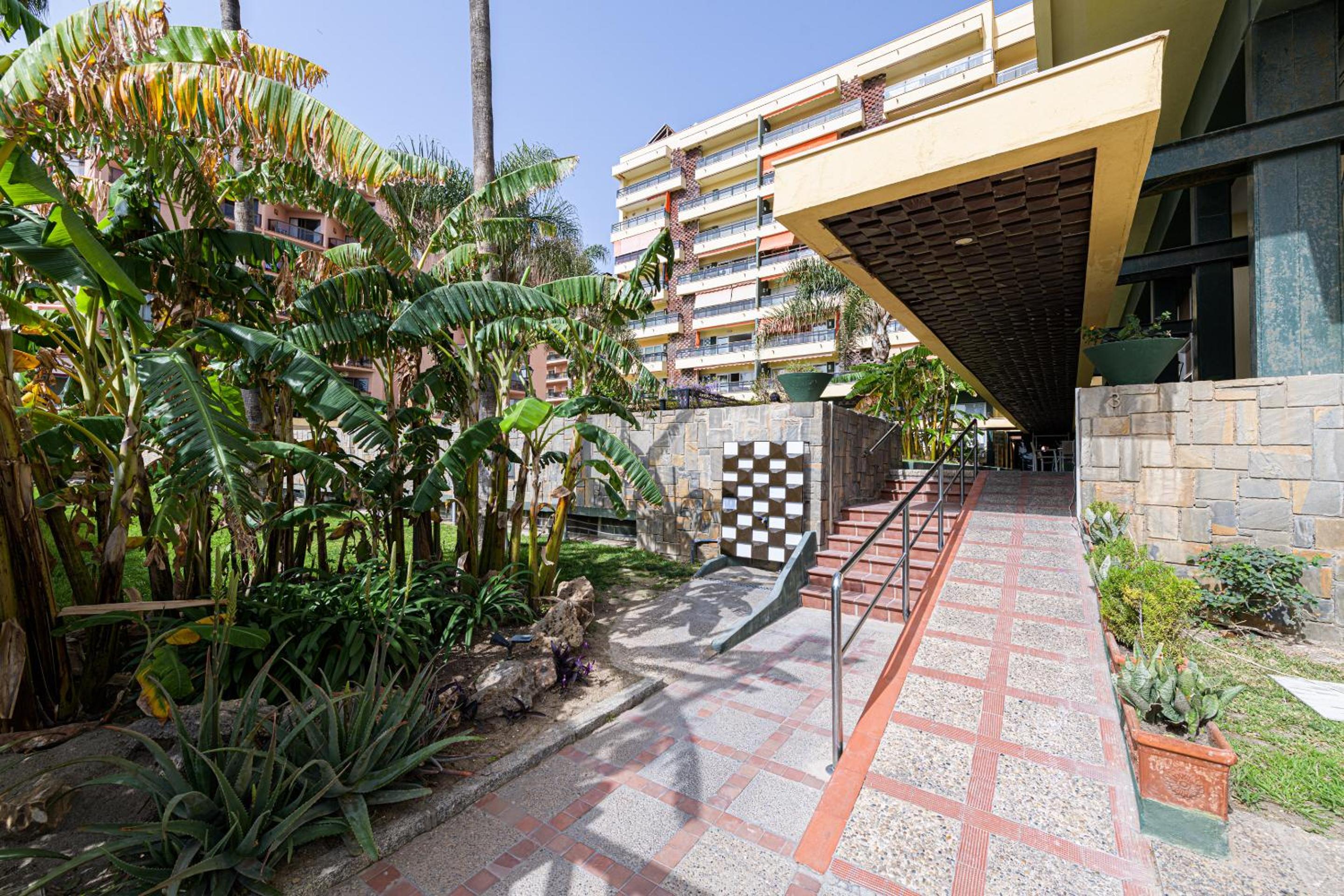 Amazing Carihuela View & Parking