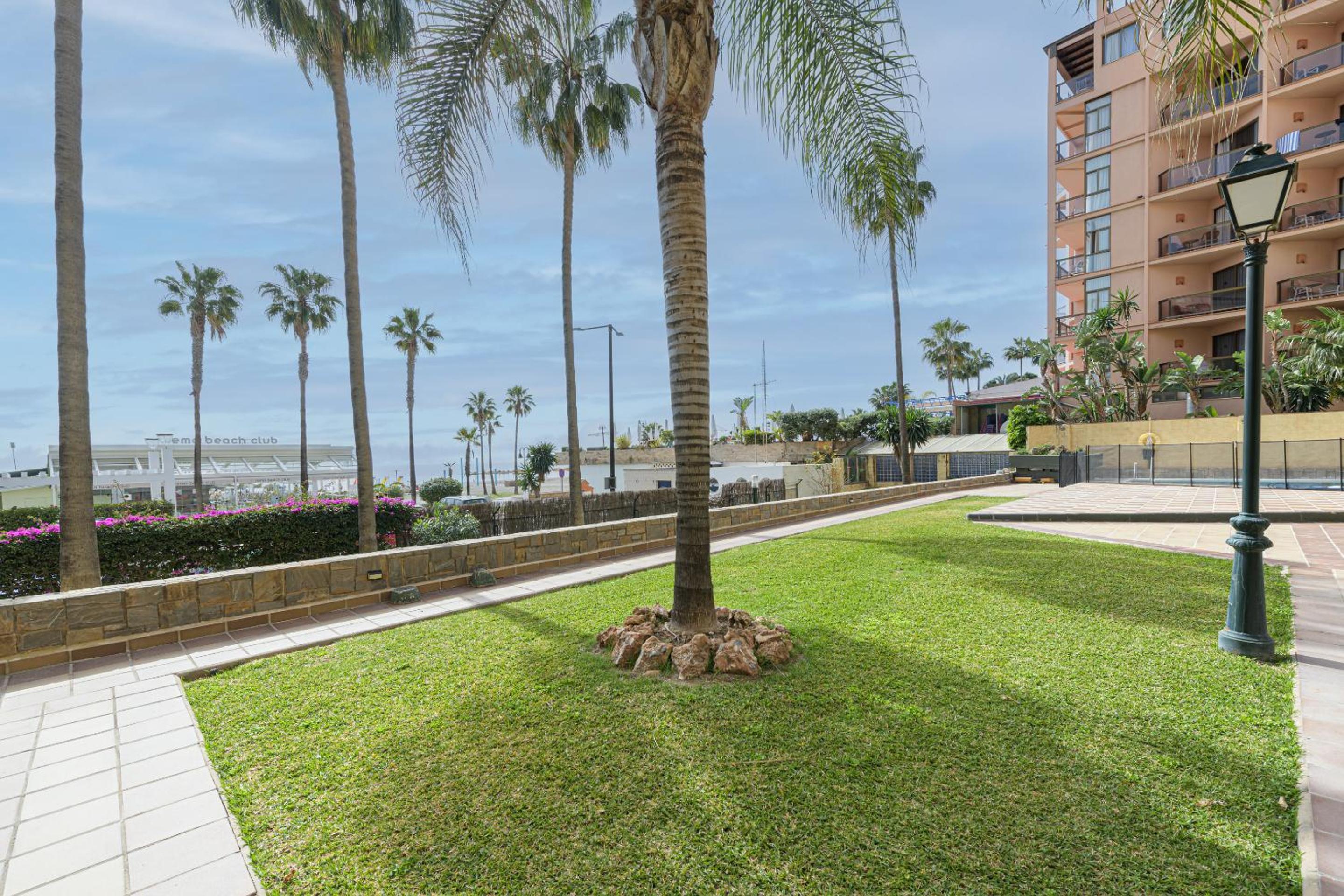 Amazing Carihuela View & Parking