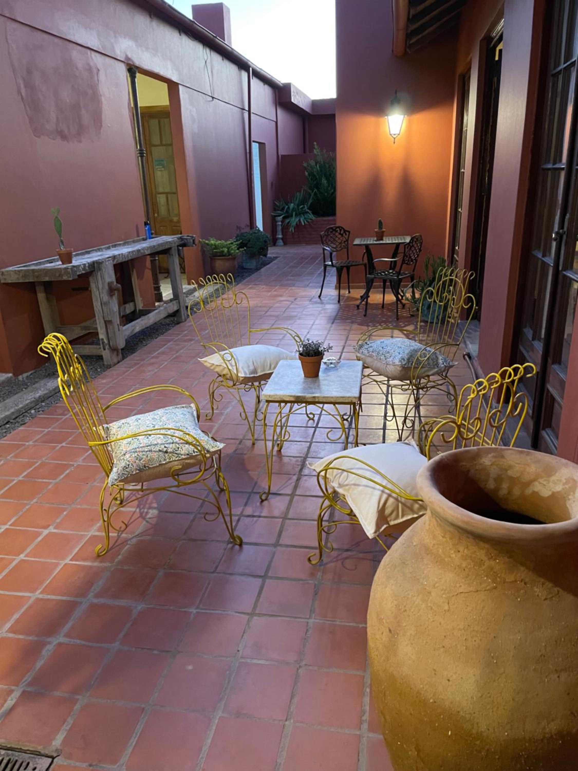 La Escondida, Casa de Huéspedes