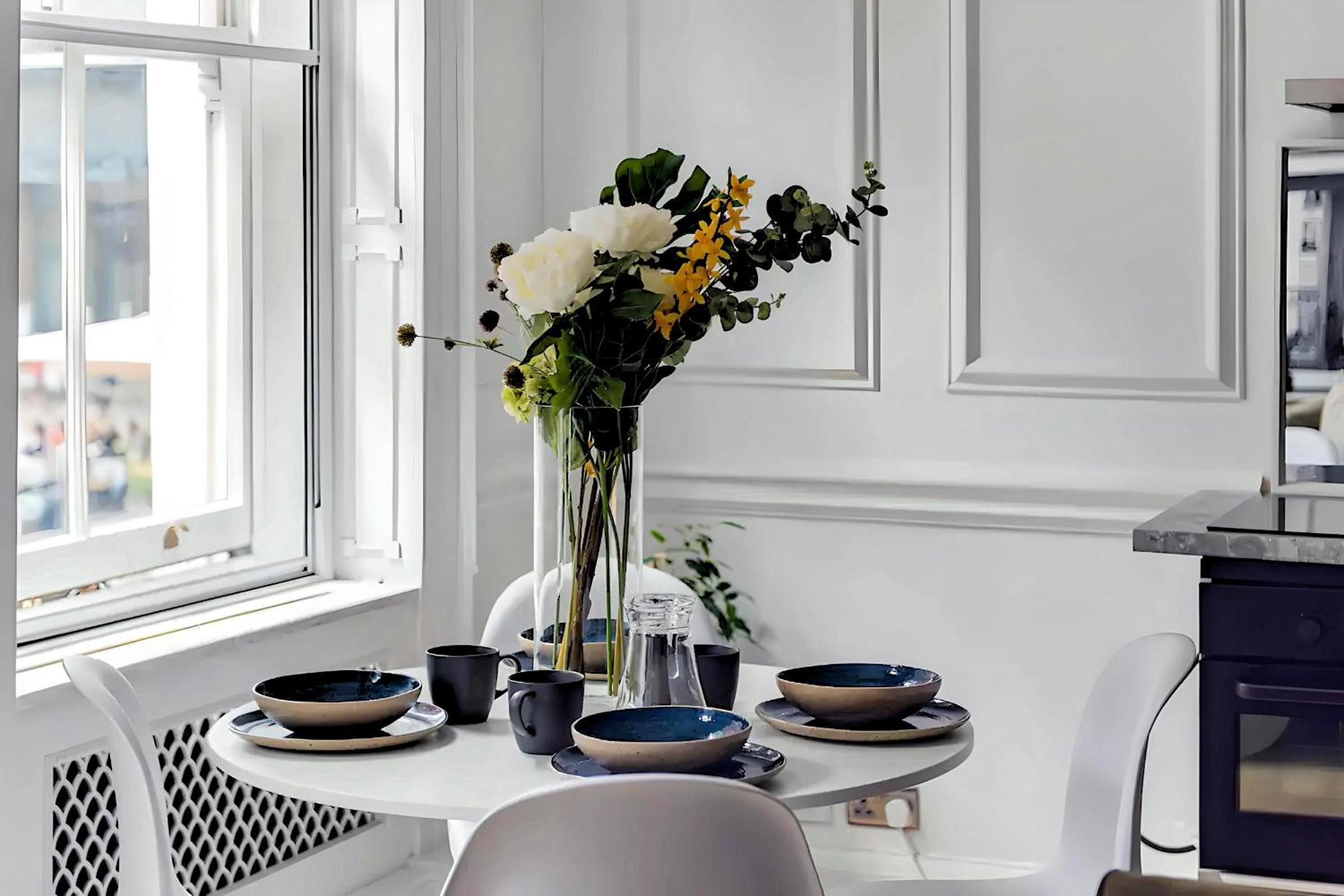 Welcome London - Stay at The Piazza!