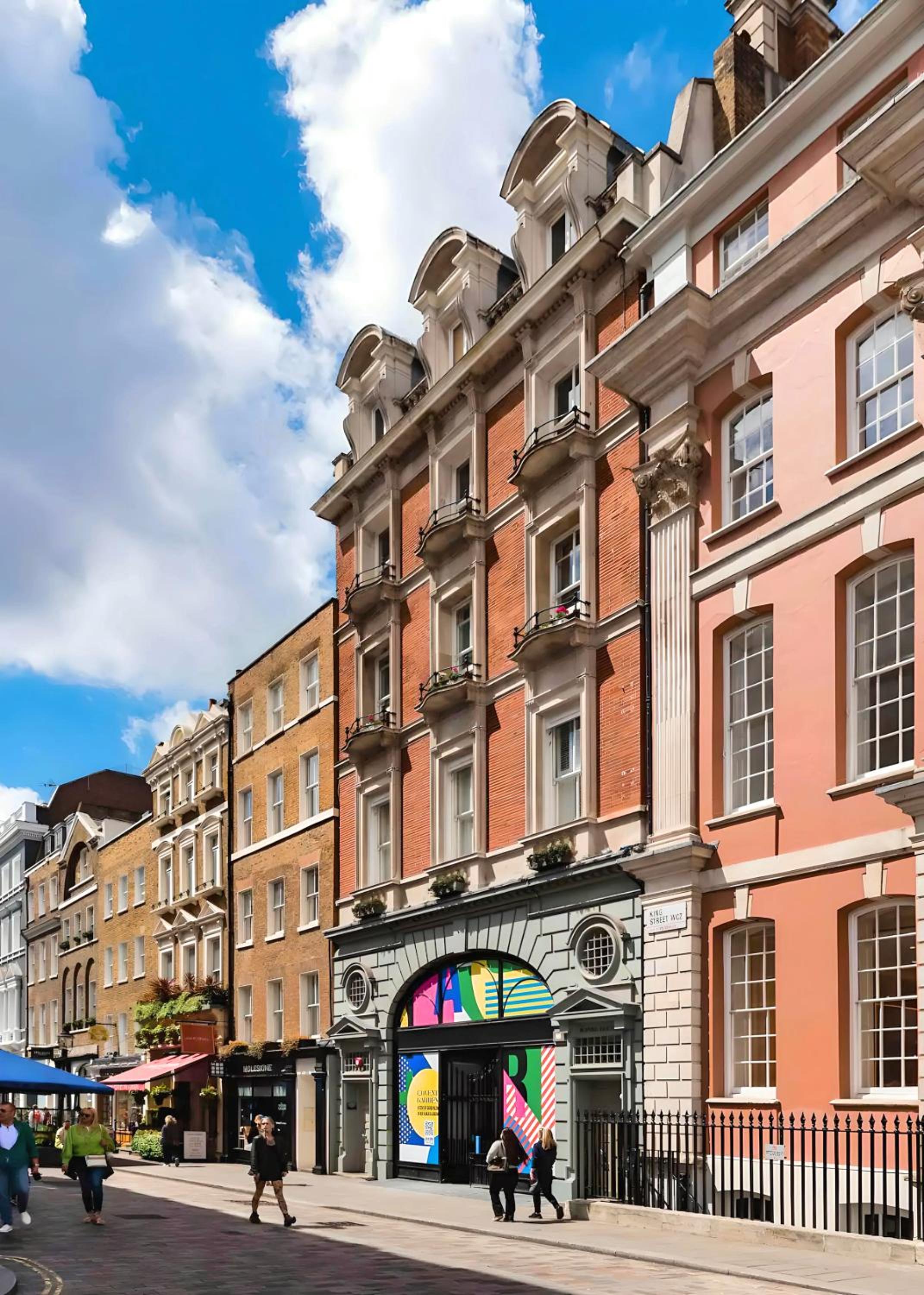 Welcome London - Stay at The Piazza!