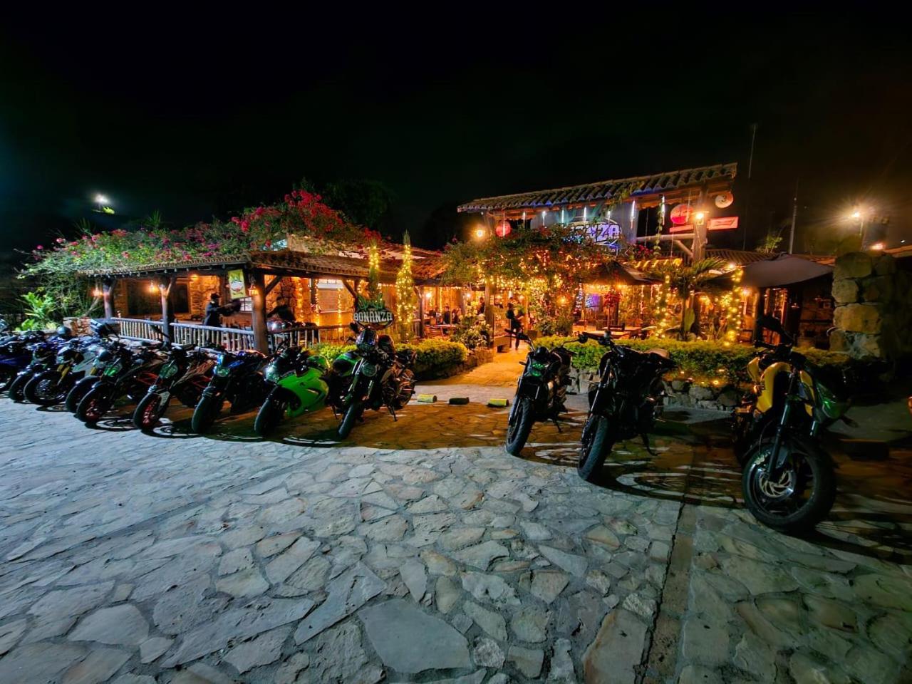 Cabañas y Hostal Bonanza mesa de los santos