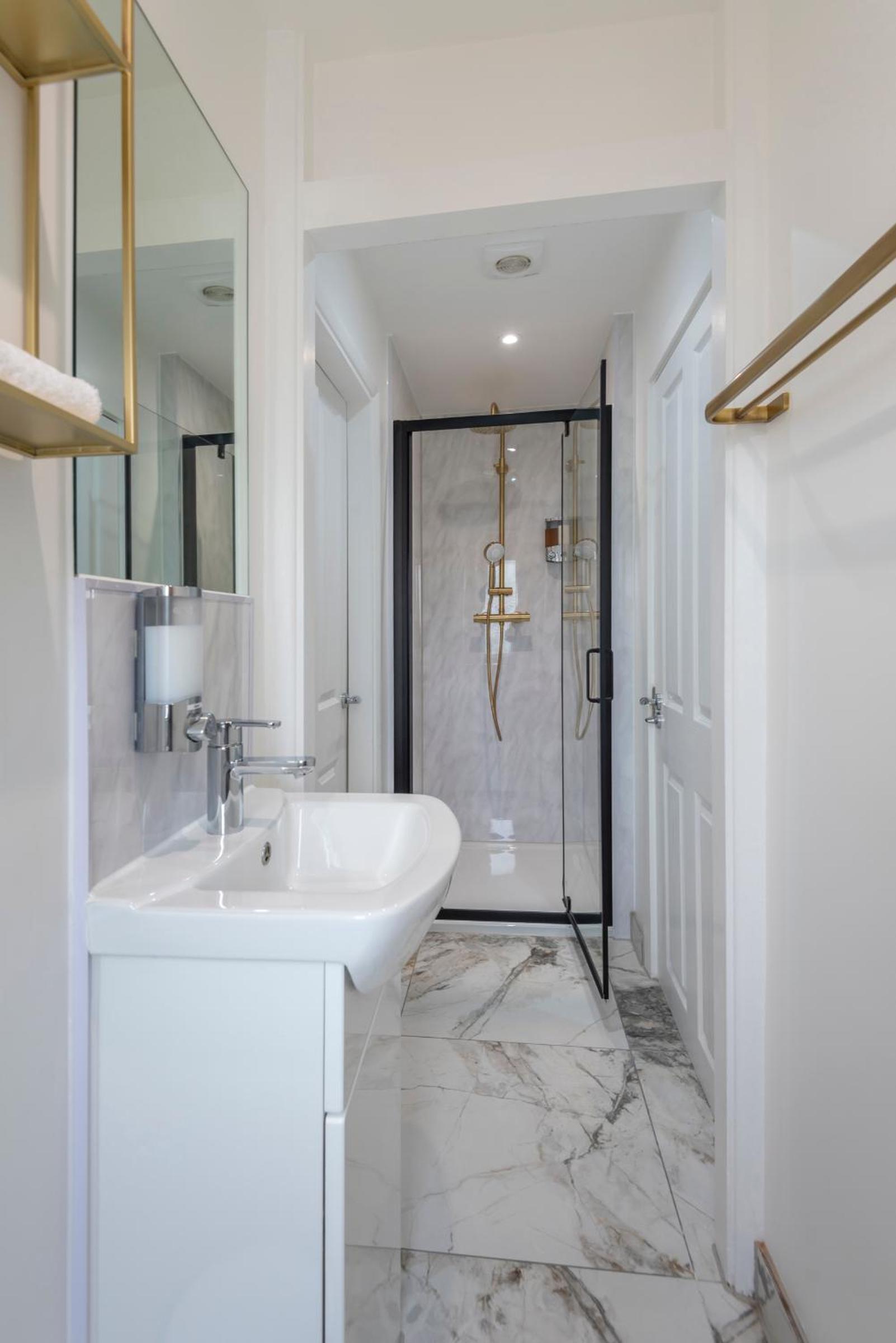 BRAND NEW The Palms: Luxury Family Residence