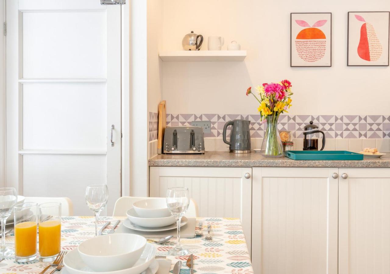2 Bed in Tenby oc-pw1031