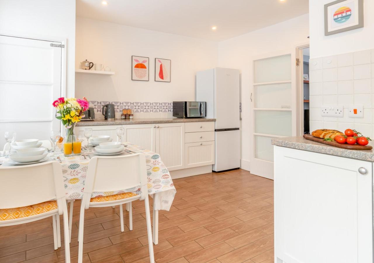 2 Bed in Tenby oc-pw1031