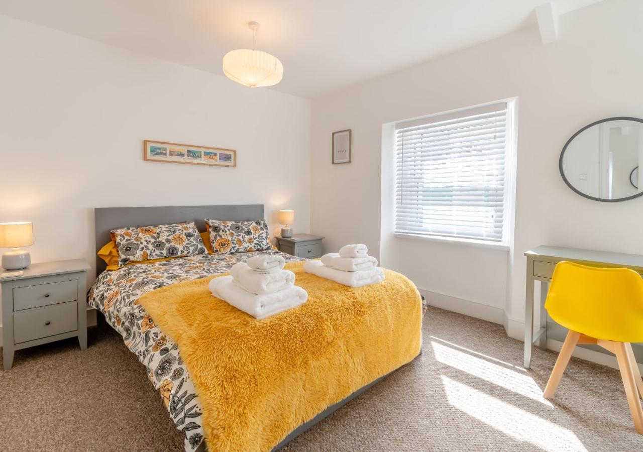 2 Bed in Tenby oc-pw1031