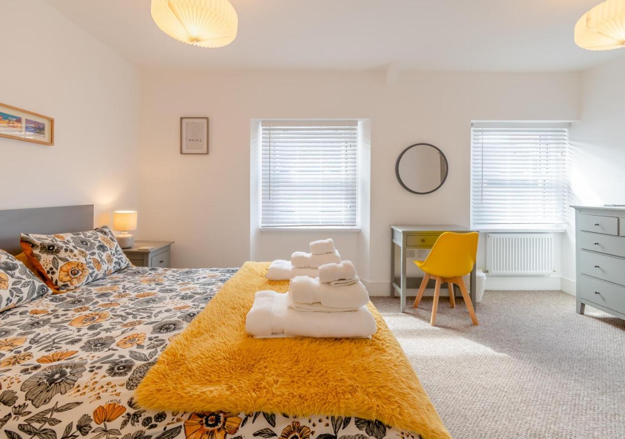 2 Bed in Tenby oc-pw1031