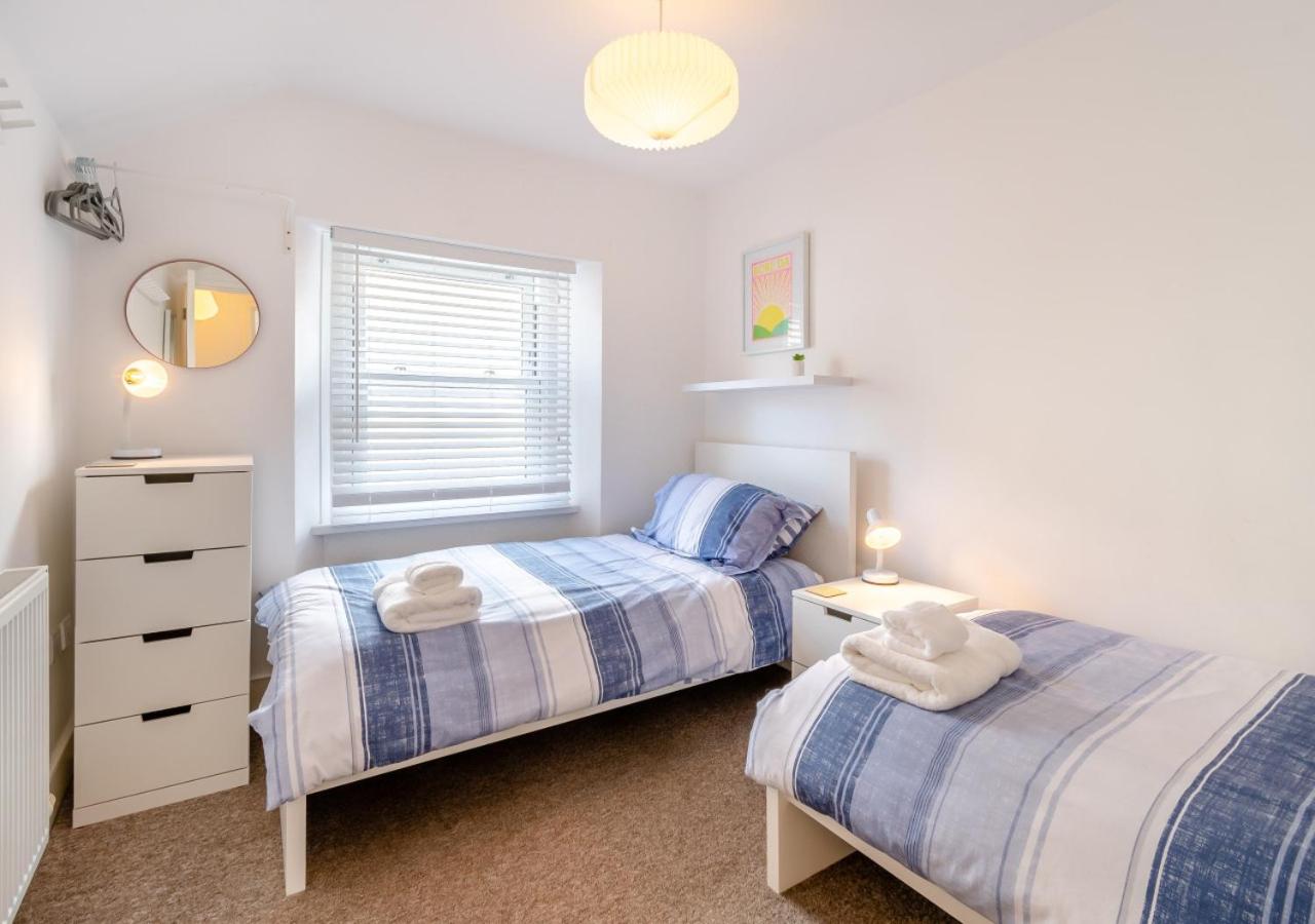 2 Bed in Tenby oc-pw1031