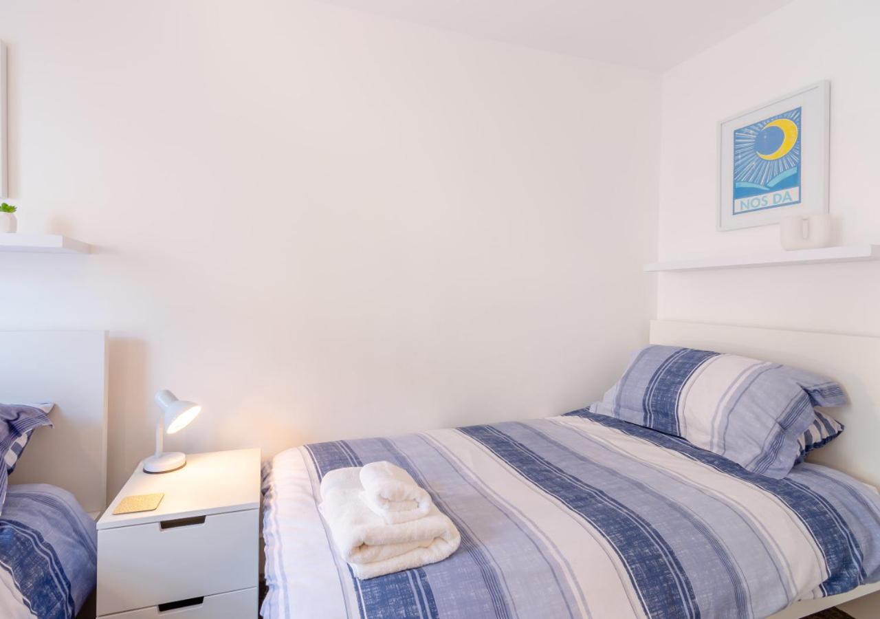 2 Bed in Tenby oc-pw1031