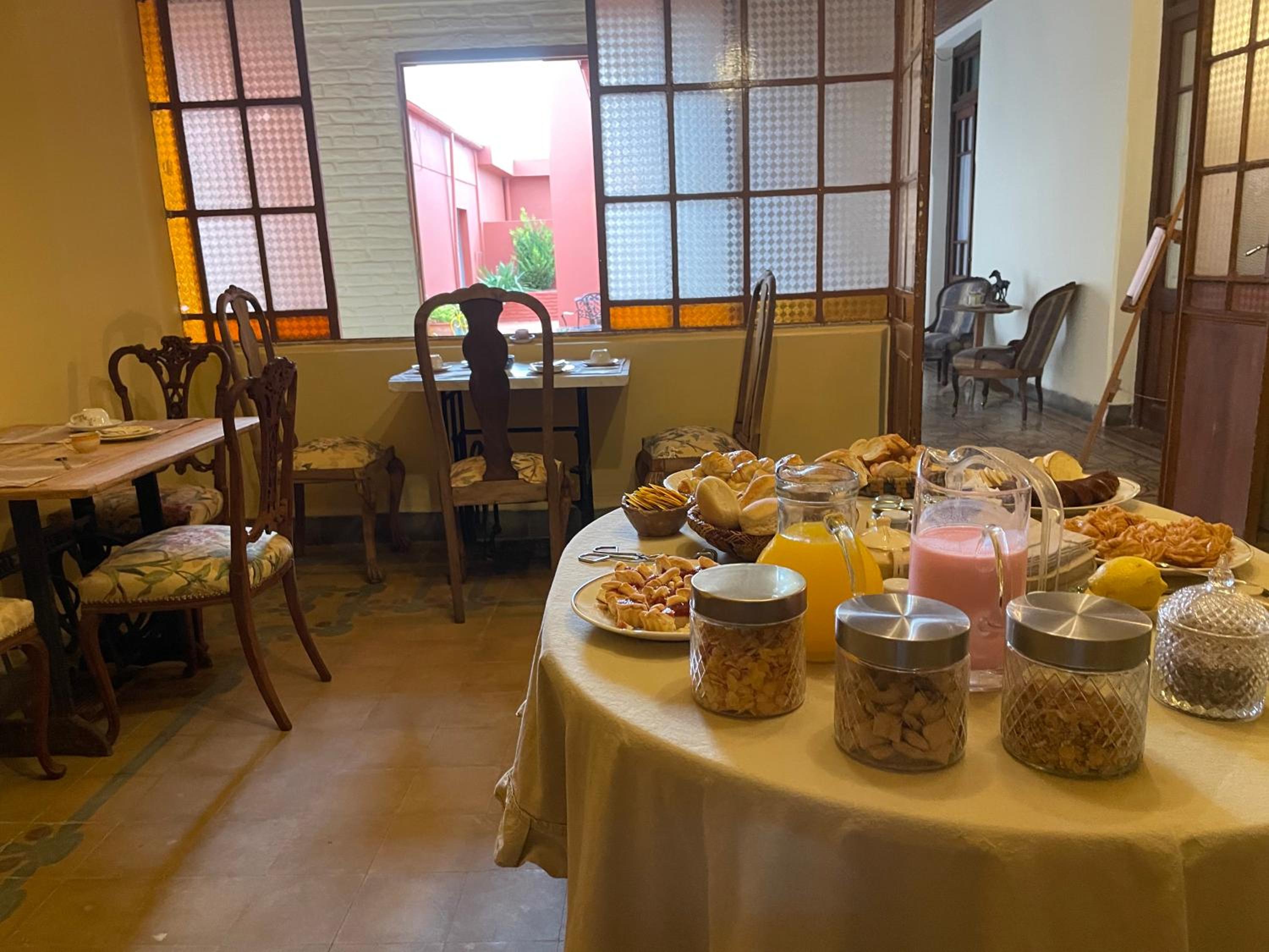 La Escondida, Casa de Huéspedes