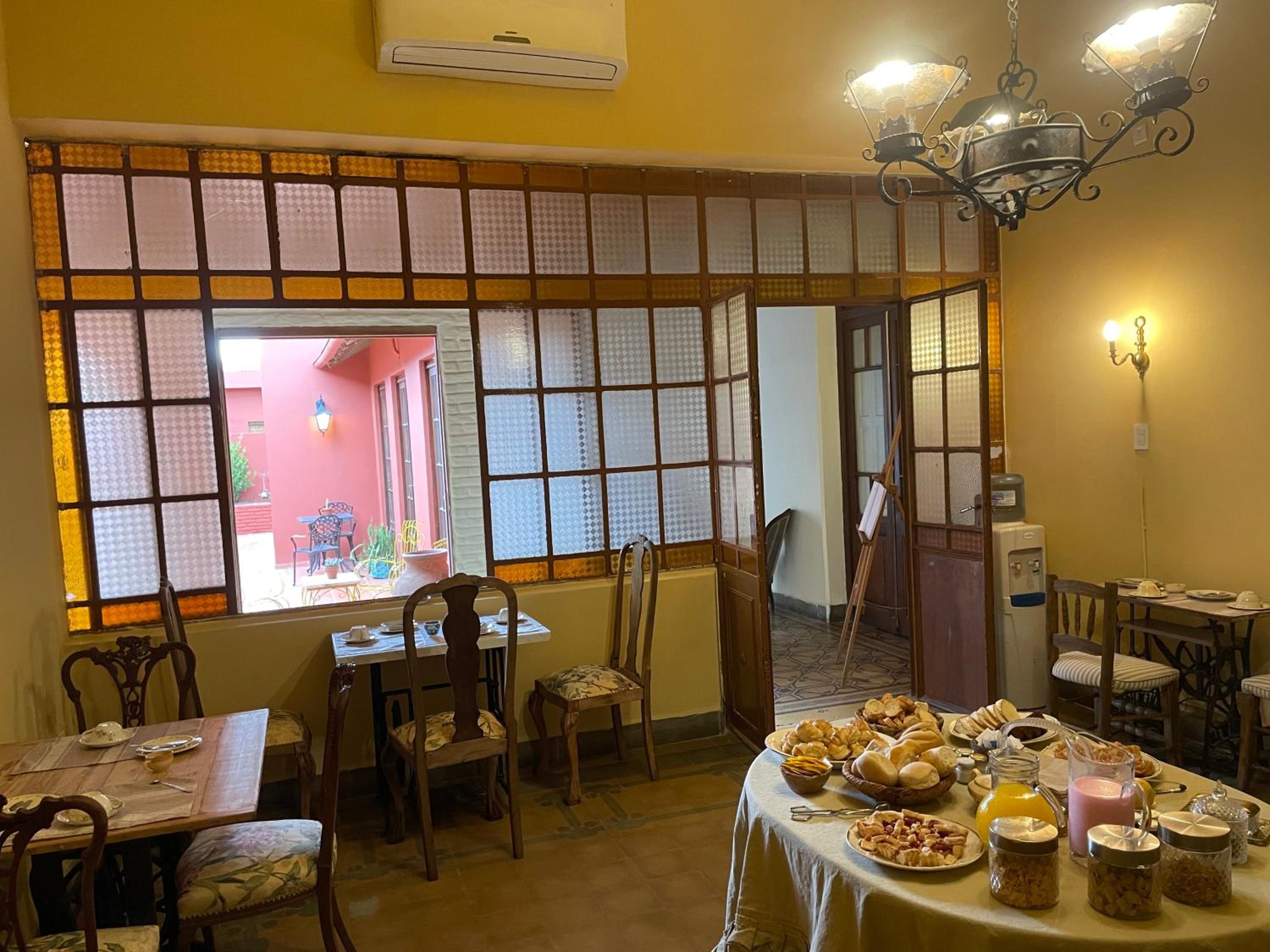 La Escondida, Casa de Huéspedes