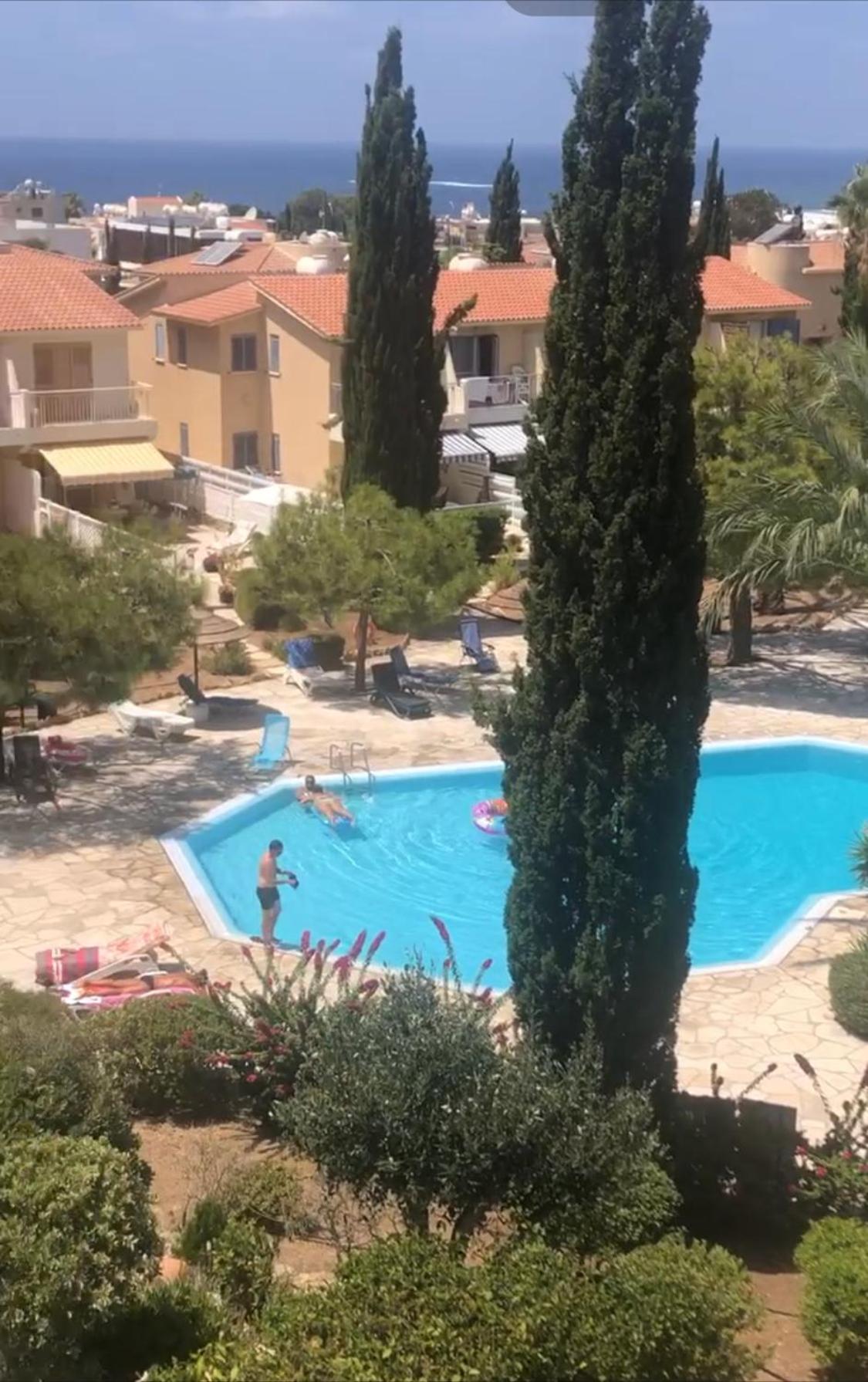 Newly renovated- Regina Gardens 1, Venus Beach 500 m, Sea&Sunsets view, license ooo7141