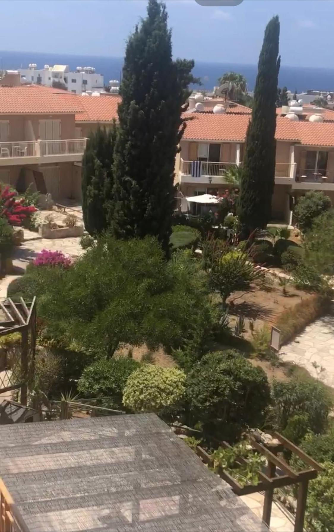 Newly renovated- Regina Gardens 1, Venus Beach 500 m, Sea&Sunsets view, license ooo7141
