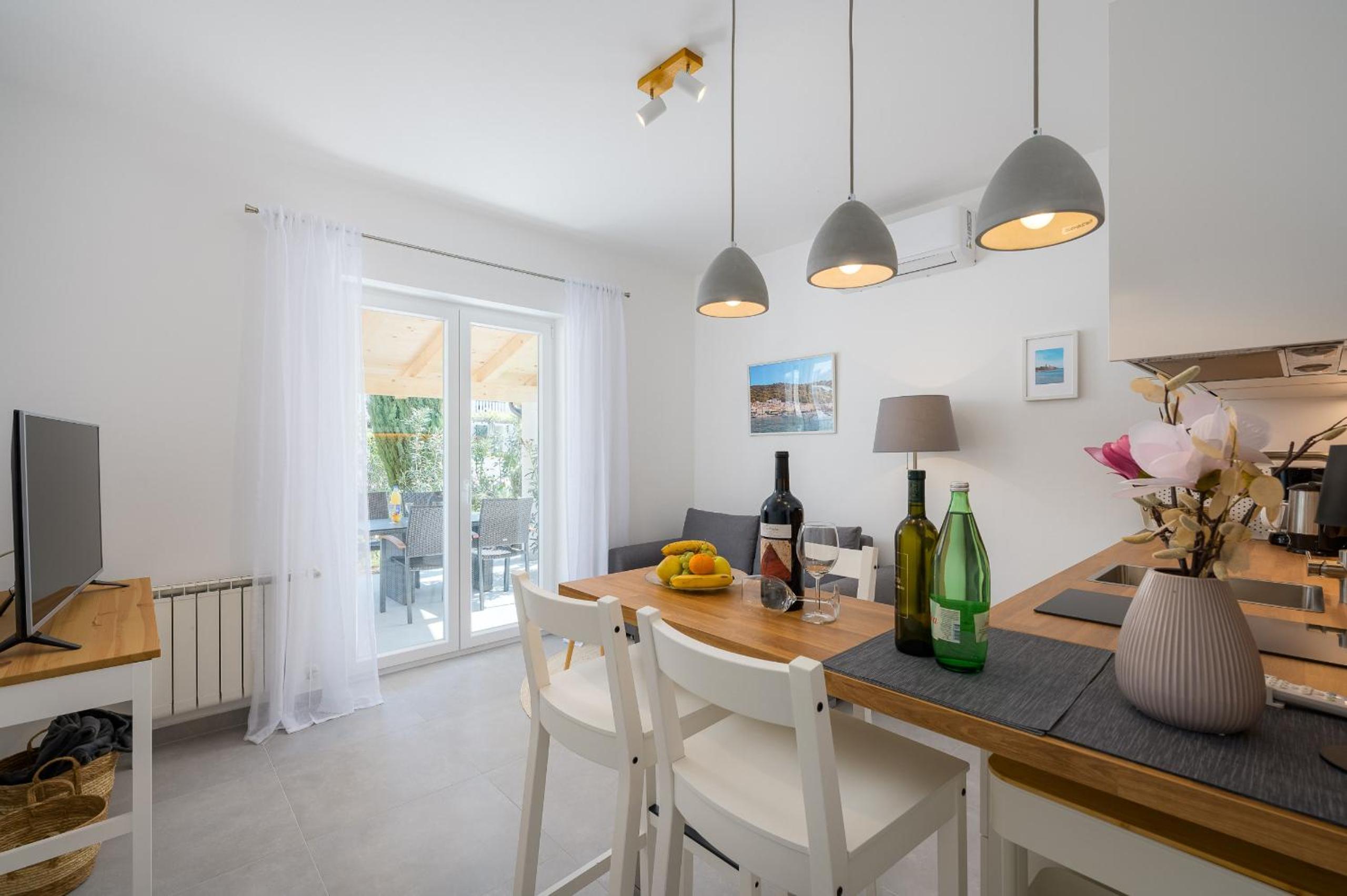 Charming Villa Lavanda with pool view 4