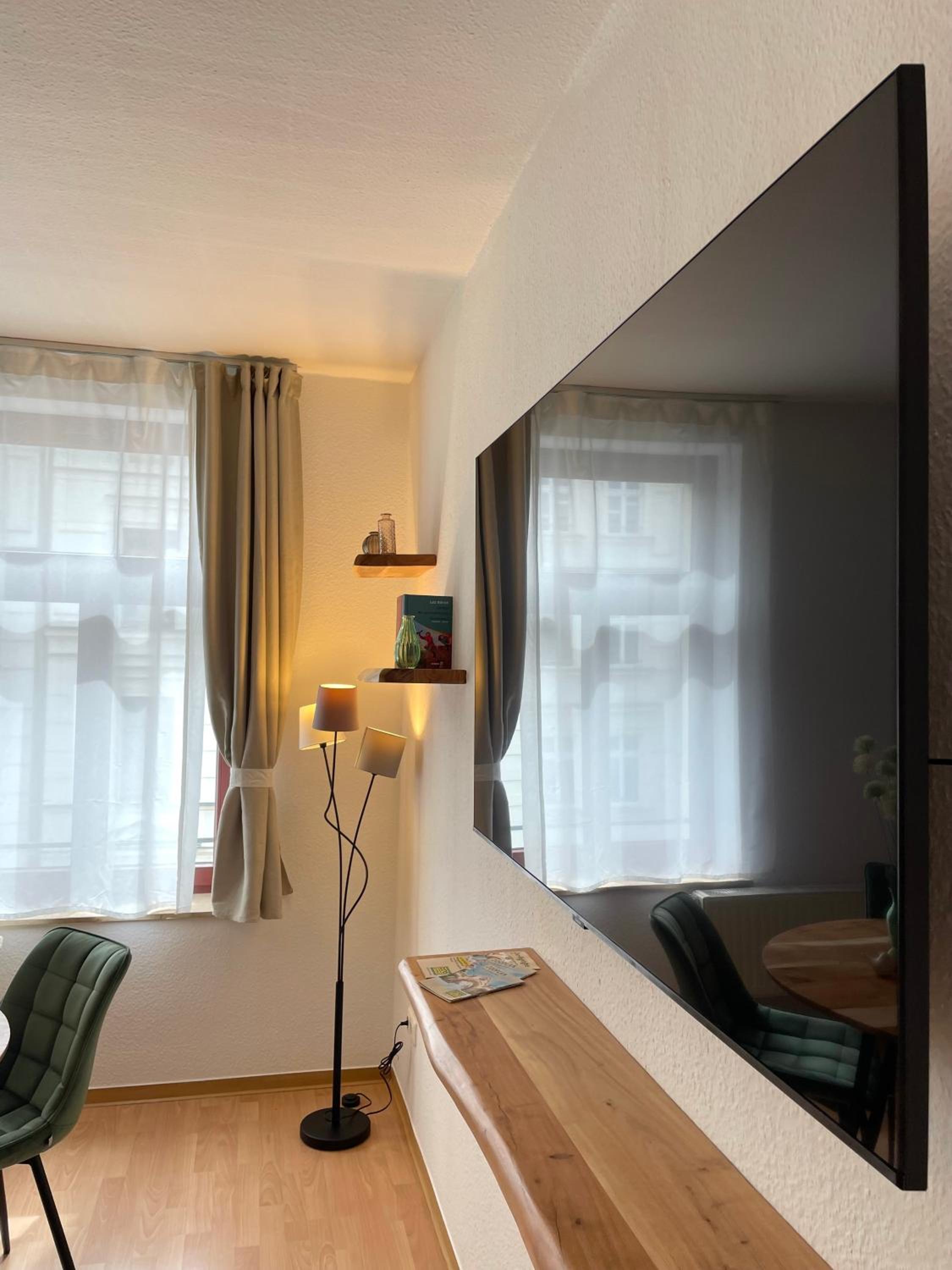 Leipzig Vacations - Parkside City Apartment - Leipzig Zentrum - Netflix - Property Image 1
