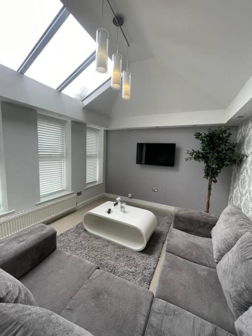 Guest Homes - Hunters Wood Court