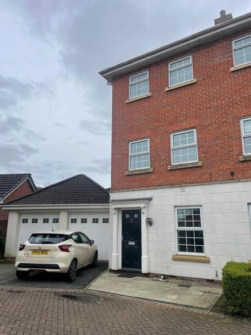 Guest Homes - Hunters Wood Court, photo 19