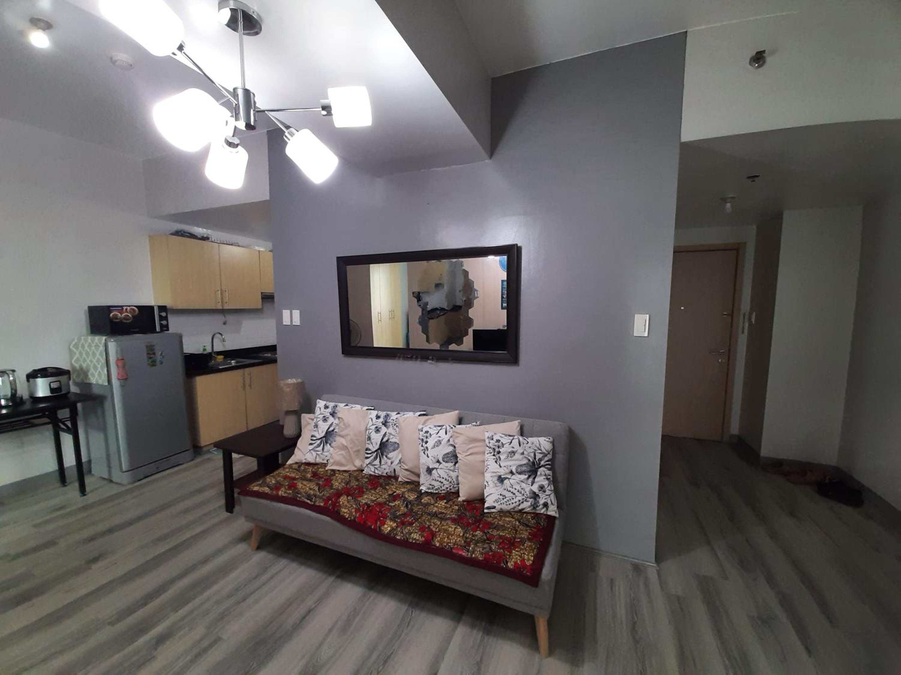 CONDO UNIT SM NORTH Grass Residences Tower 2 view 5
