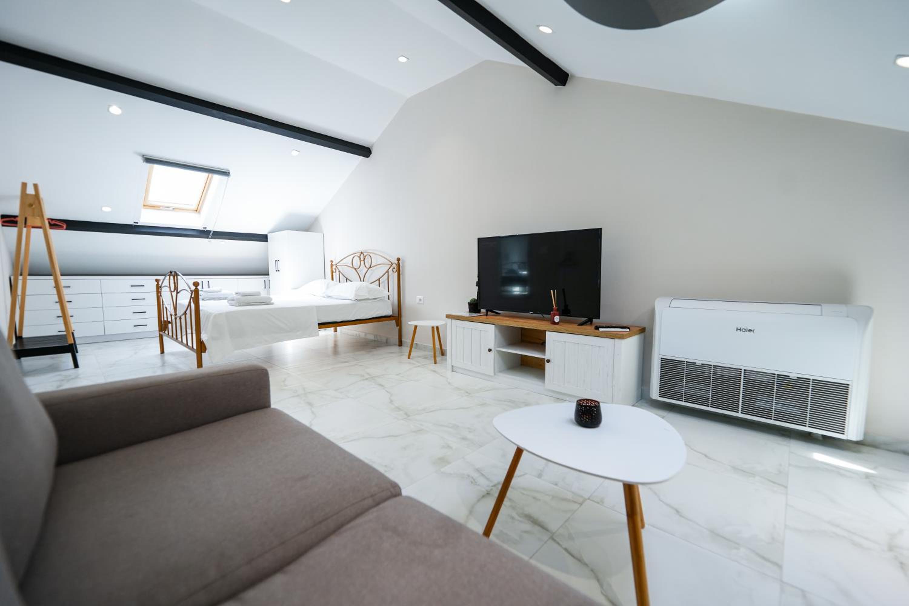 City Center Hideout - Studio Apartment