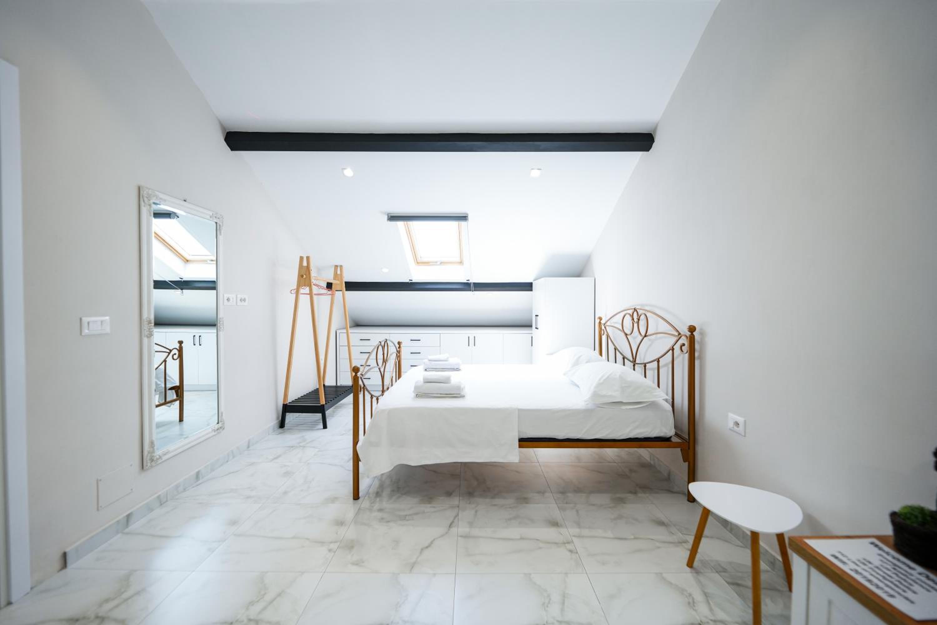 City Center Hideout - Studio Apartment