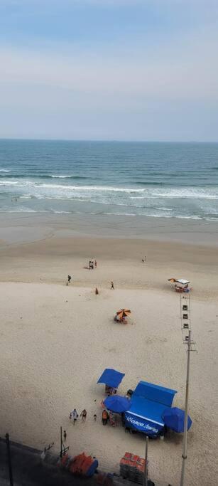 Apartamento pe na areia nas pitangueiras