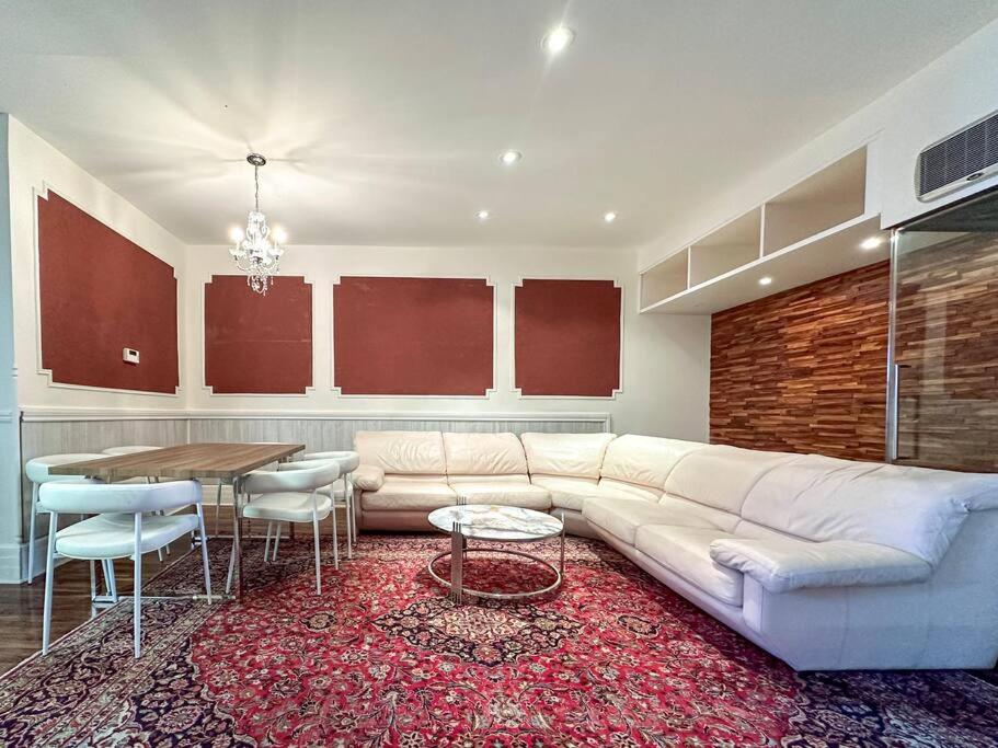 Vast & Stylish in heart of Plateau w Private Parking
