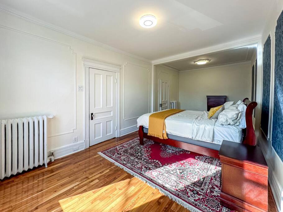 Vast & Stylish in heart of Plateau w Private Parking