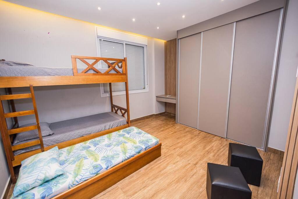 Apartamento pe na areia nas pitangueiras