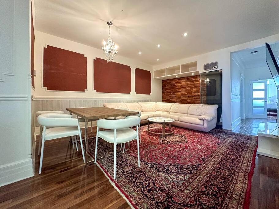 Vast & Stylish in heart of Plateau w Private Parking