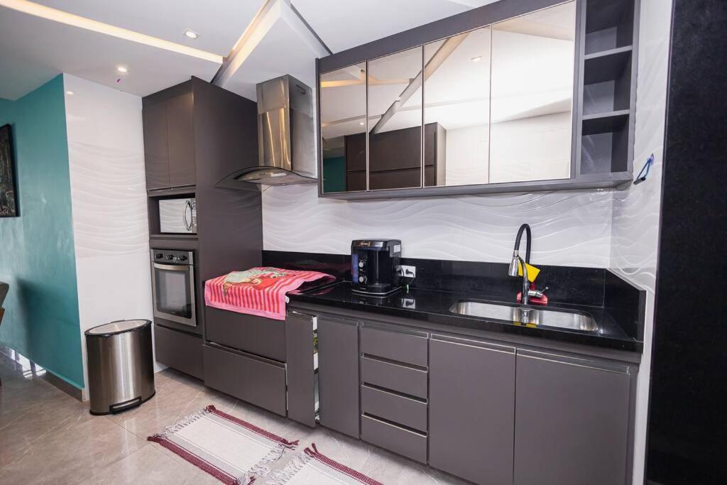 Apartamento pe na areia nas pitangueiras