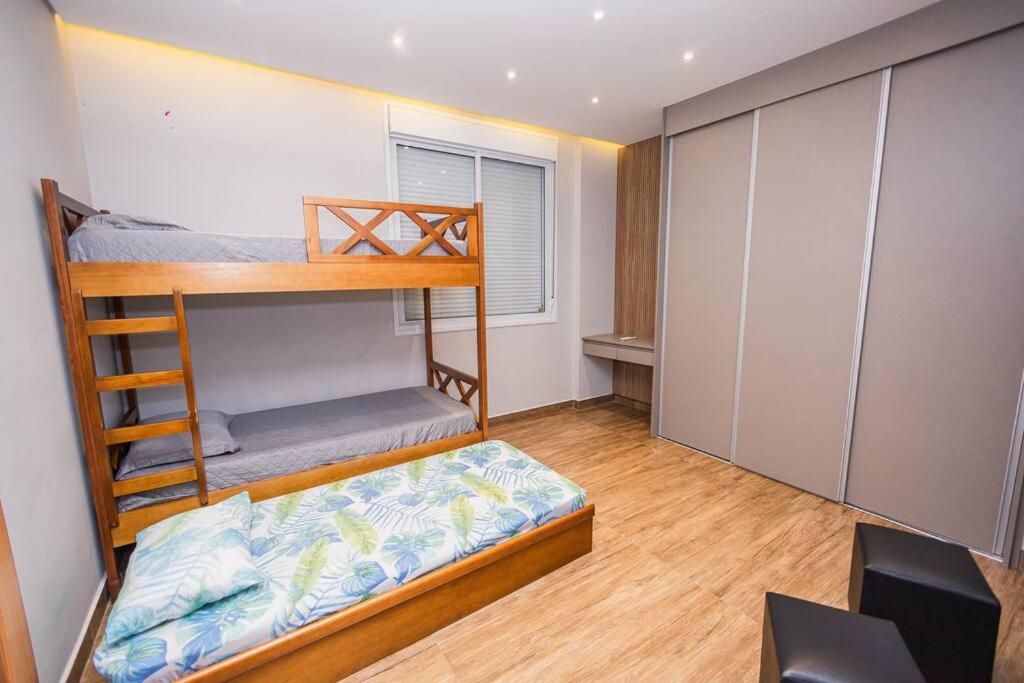 Apartamento pe na areia nas pitangueiras