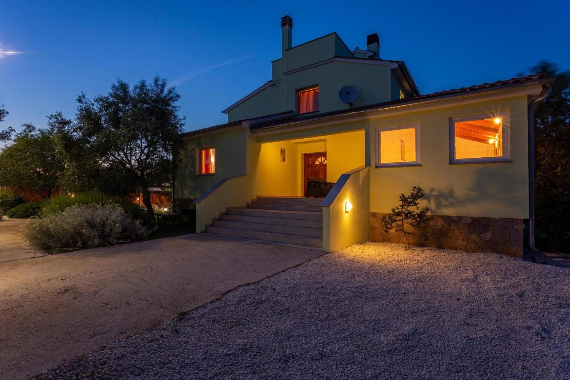 Ferienhaus mit Privatpool für 10 Personen ca 210 qm in Peruski, Istrien Bucht von Raša view 3