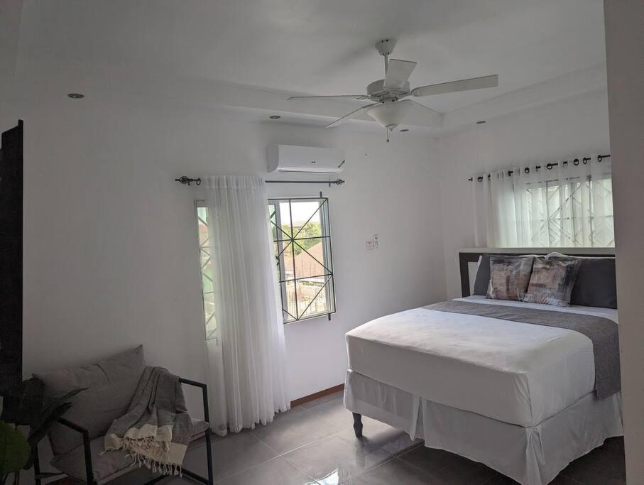 The Chateau Guesthouse- Old Harbour view 4